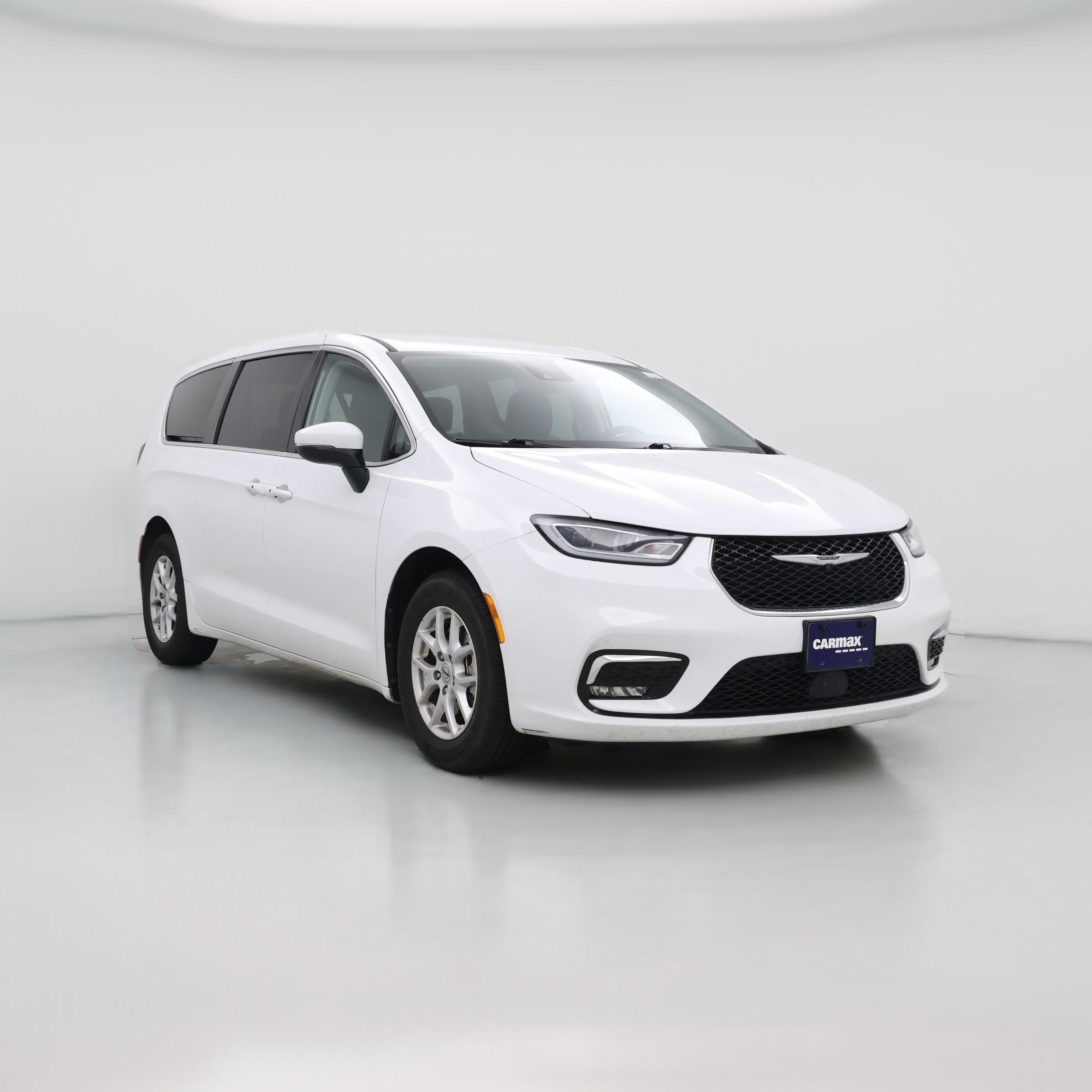 Thumbnail: 2023 Chrysler Pacifica - 1