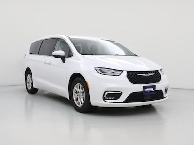 White 2023 Chrysler Pacifica Touring L