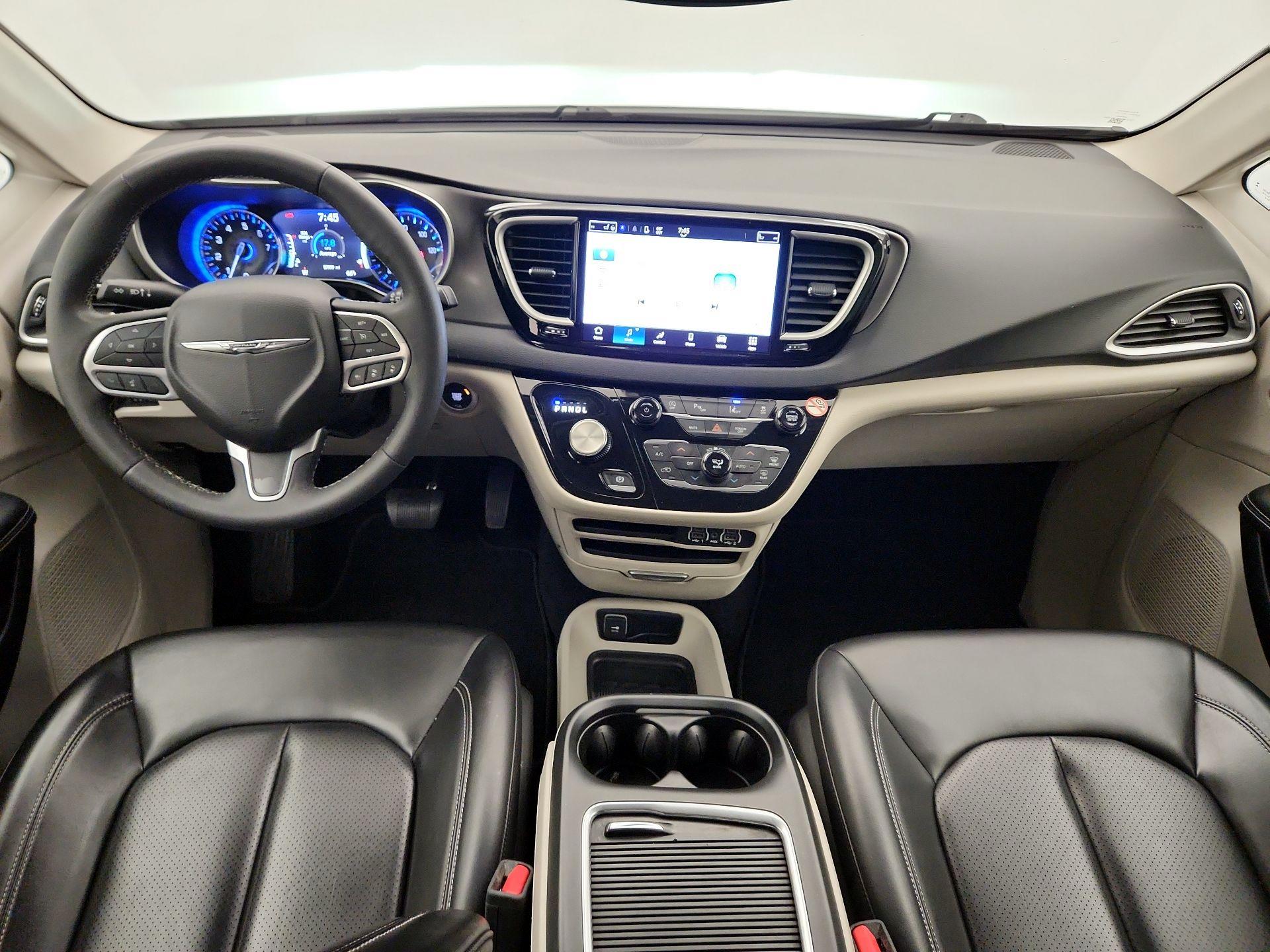 Thumbnail: 2023 Chrysler Pacifica - 9