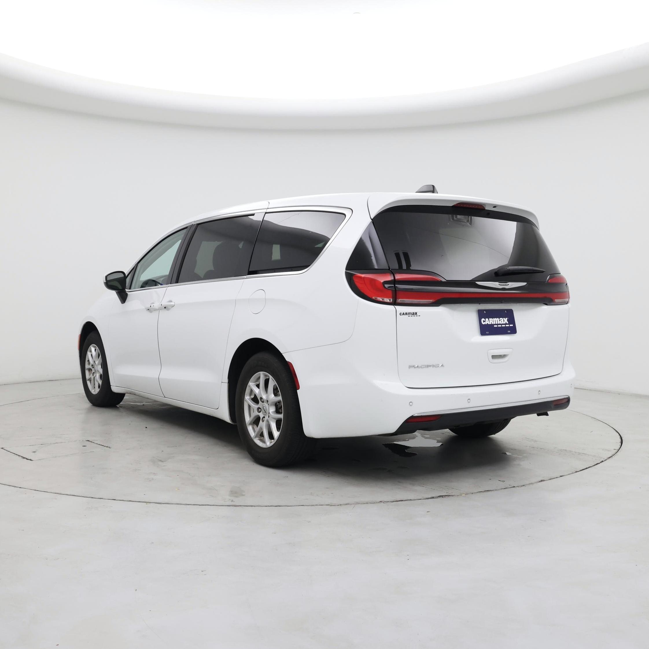 Thumbnail: 2023 Chrysler Pacifica - 2
