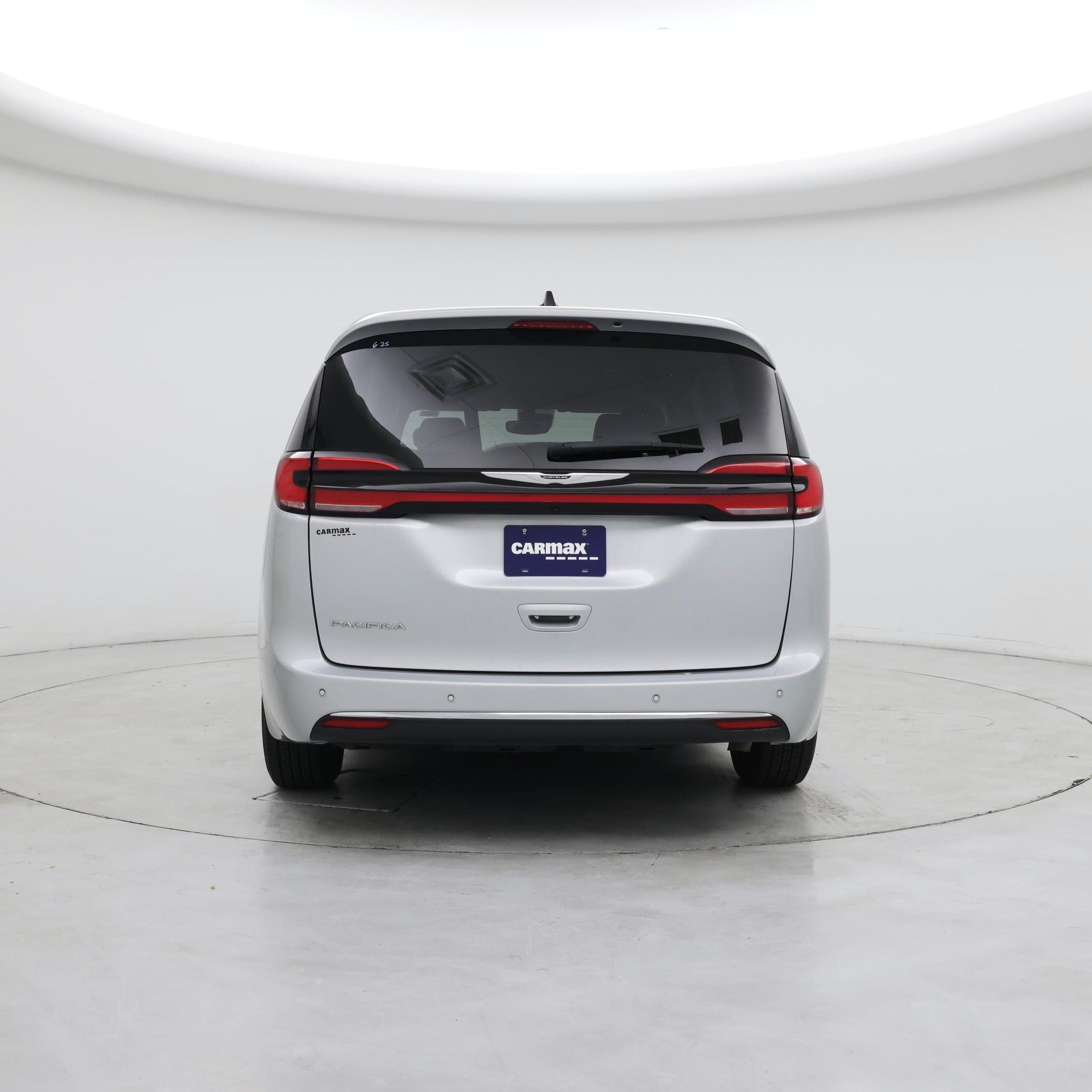 Thumbnail: 2023 Chrysler Pacifica - 6