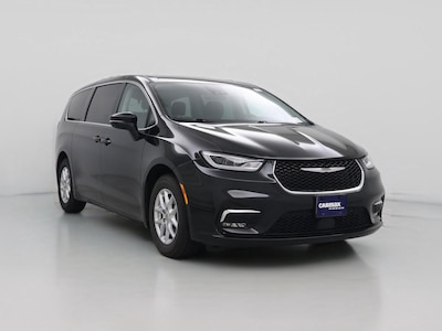 Black 2023 Chrysler Pacifica Touring L