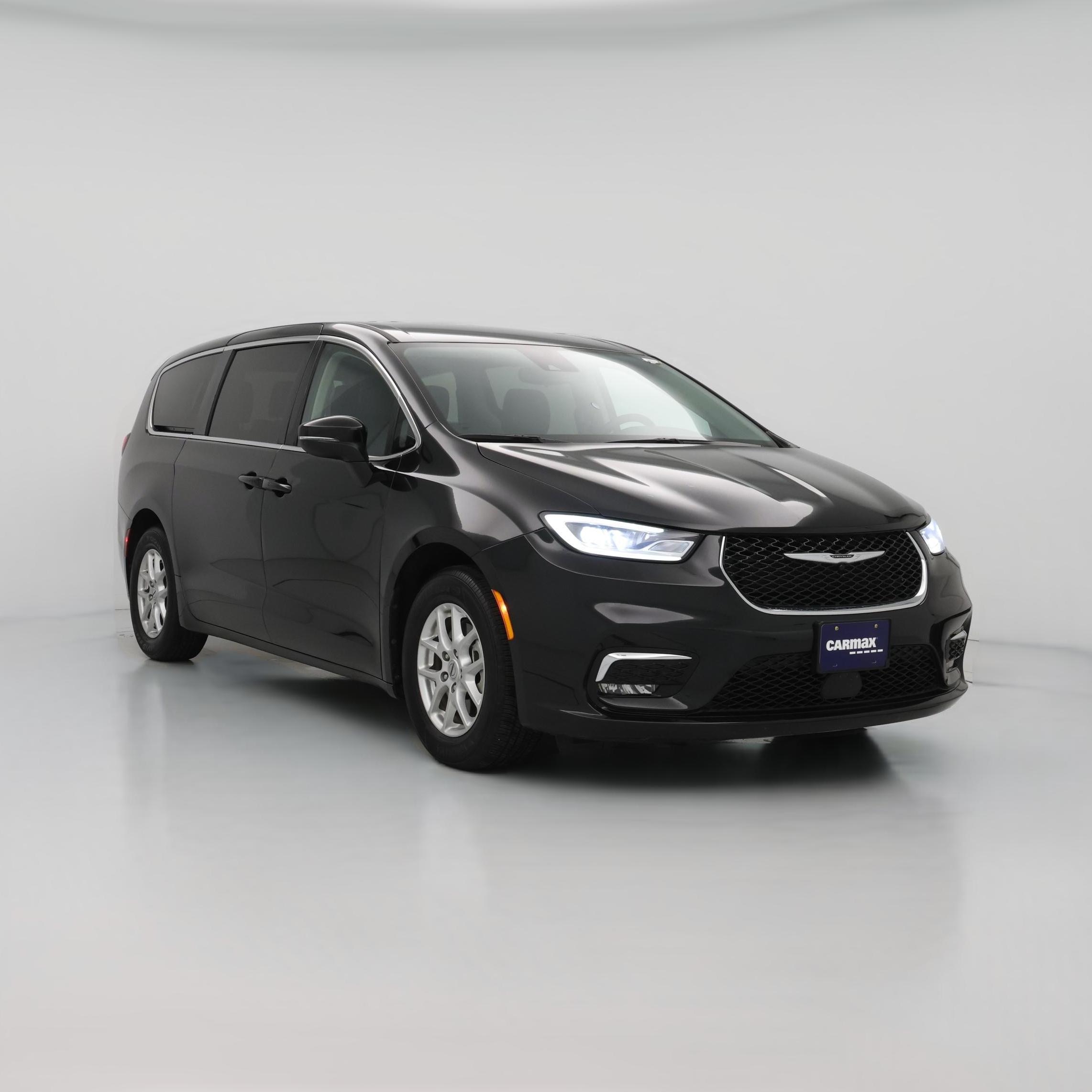 Thumbnail: 2023 Chrysler Pacifica - 1