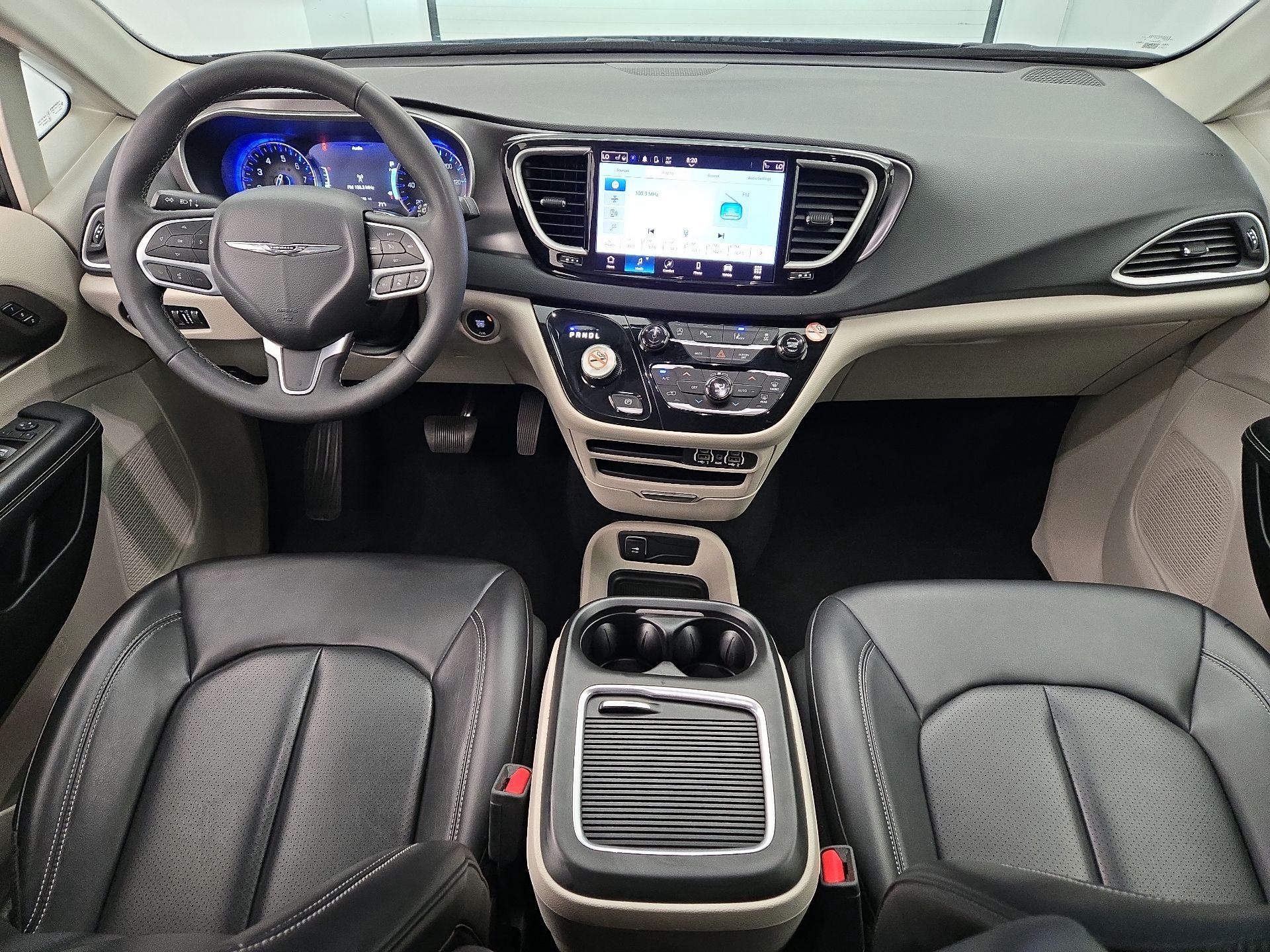 Thumbnail: 2023 Chrysler Pacifica - 9