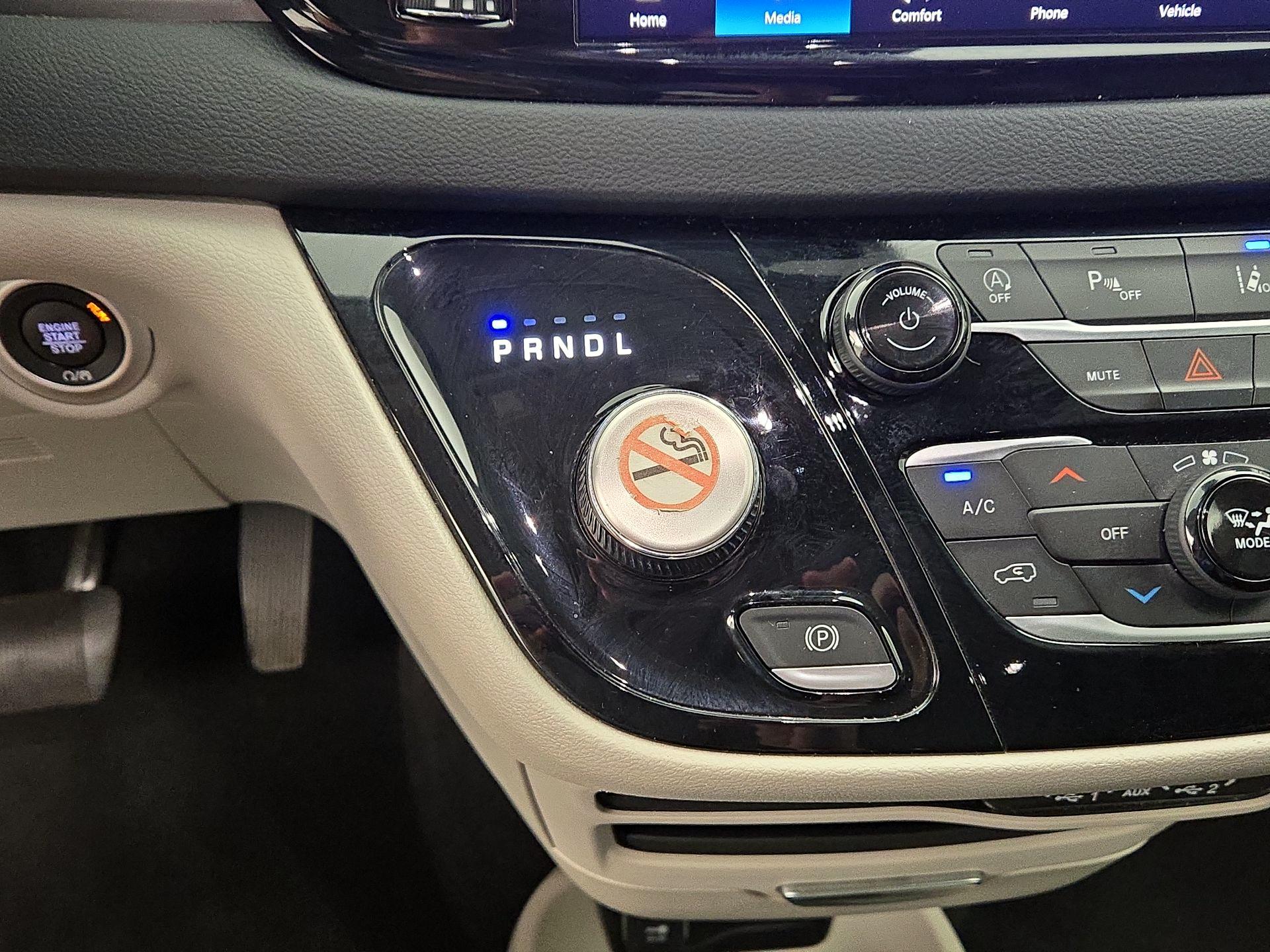 Thumbnail: 2023 Chrysler Pacifica - 17