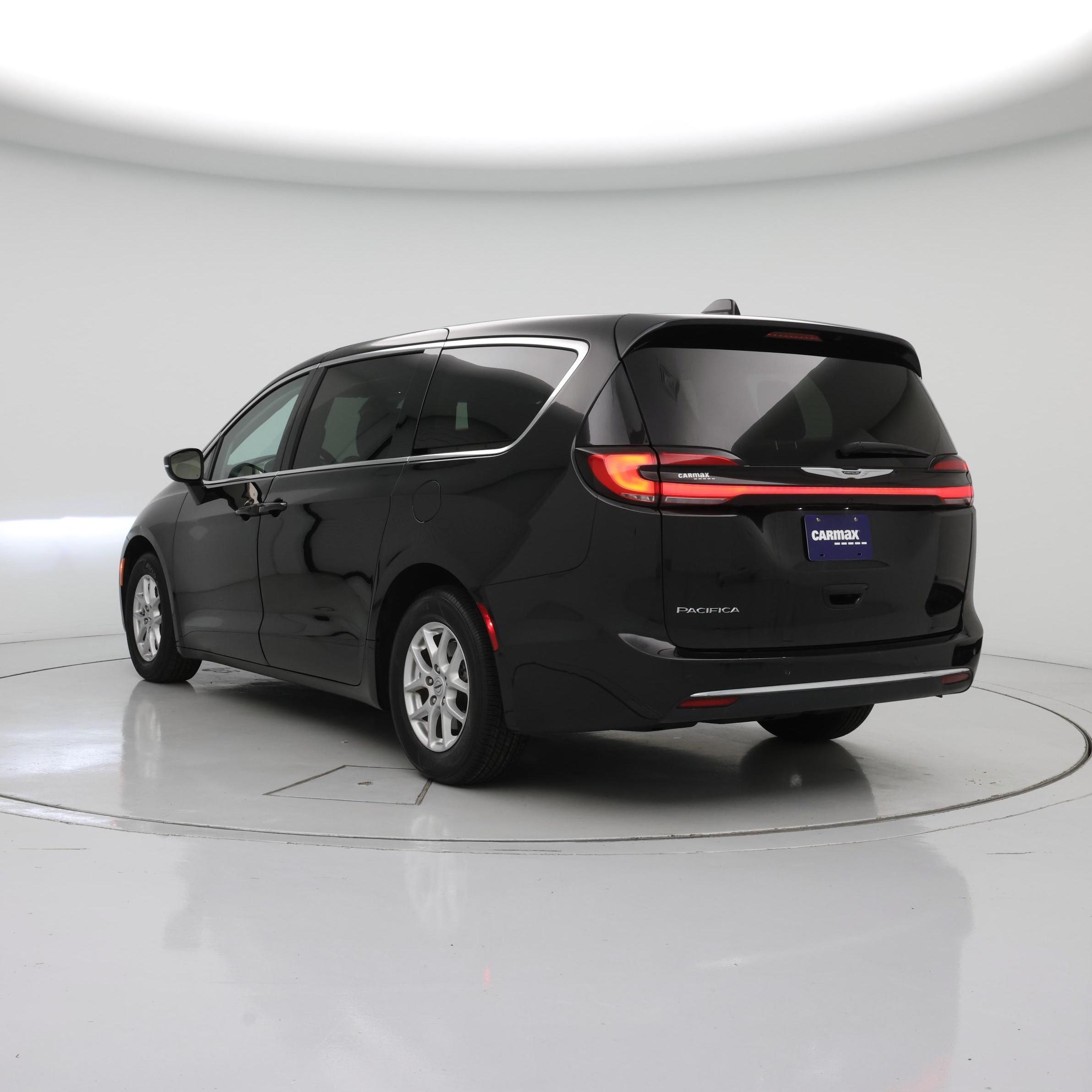 Thumbnail: 2023 Chrysler Pacifica - 2