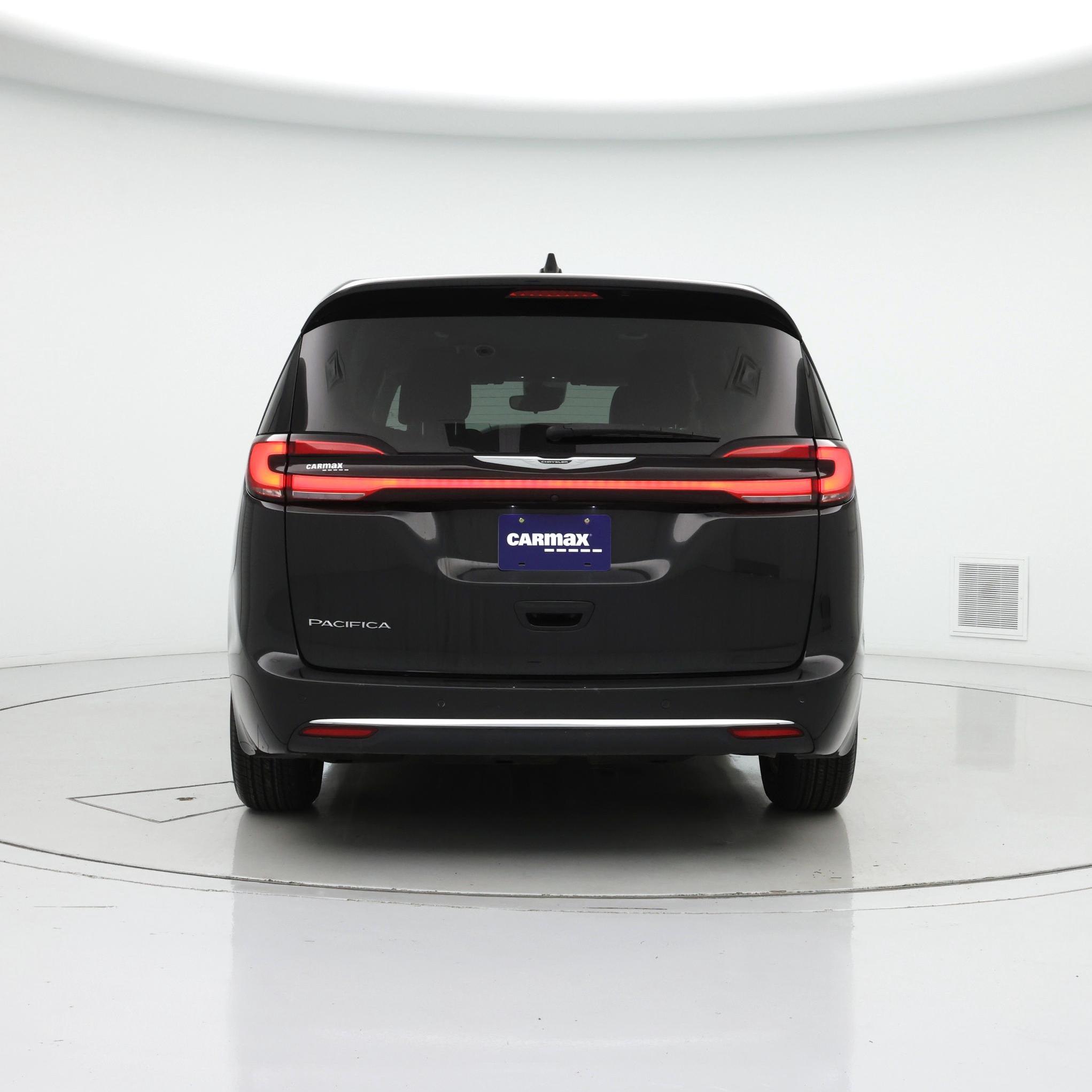 Thumbnail: 2023 Chrysler Pacifica - 6
