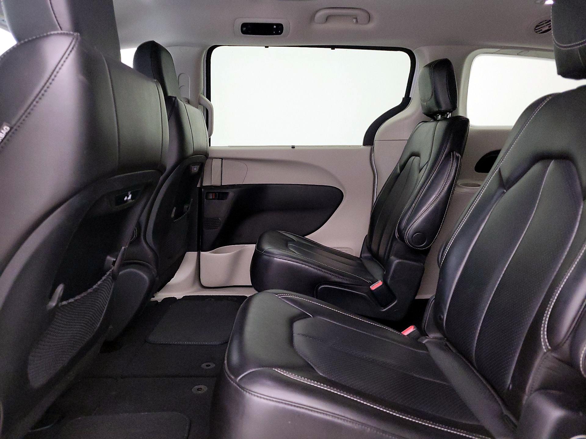 Thumbnail: 2023 Chrysler Pacifica - 19