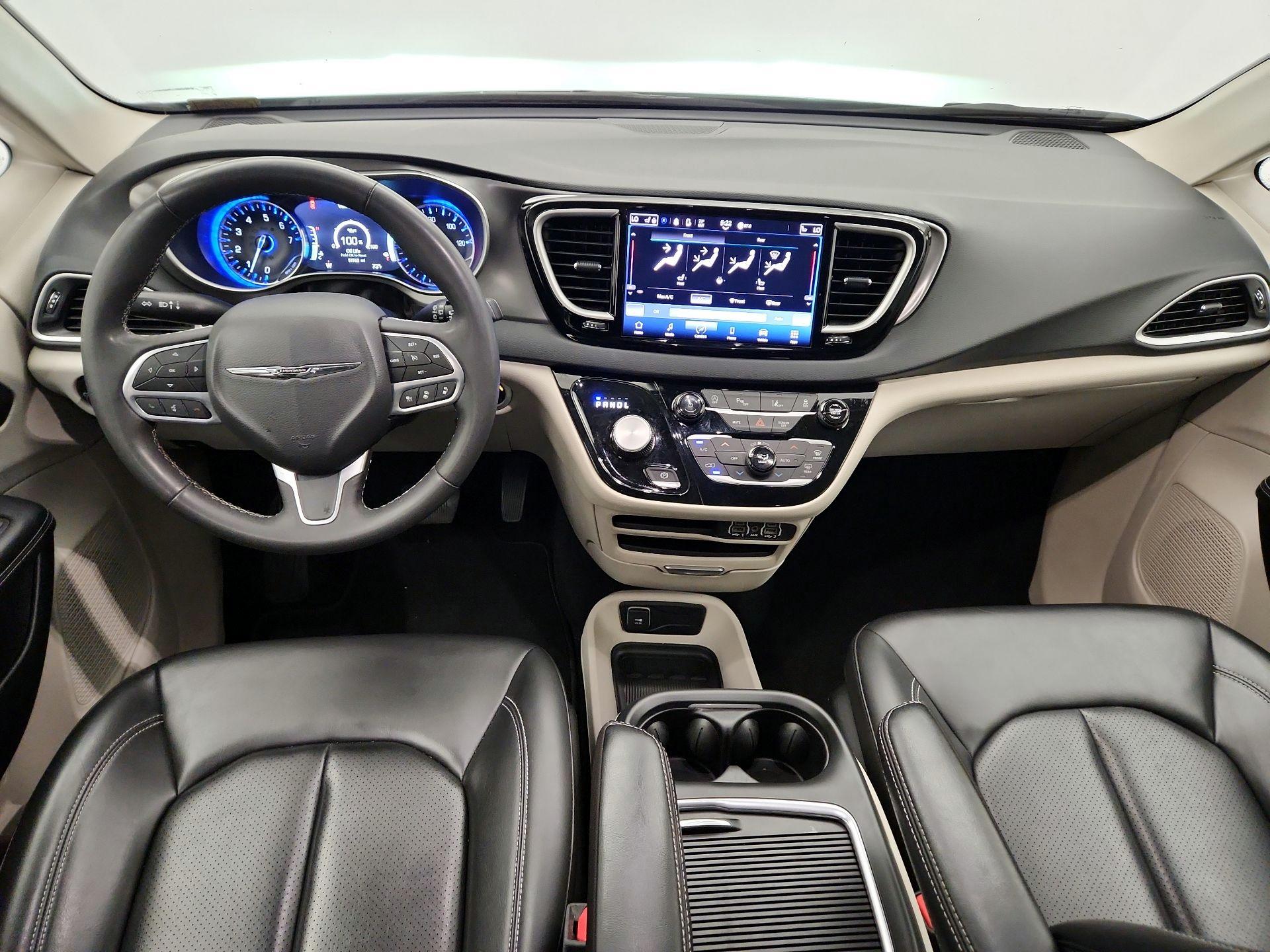 Thumbnail: 2023 Chrysler Pacifica - 9
