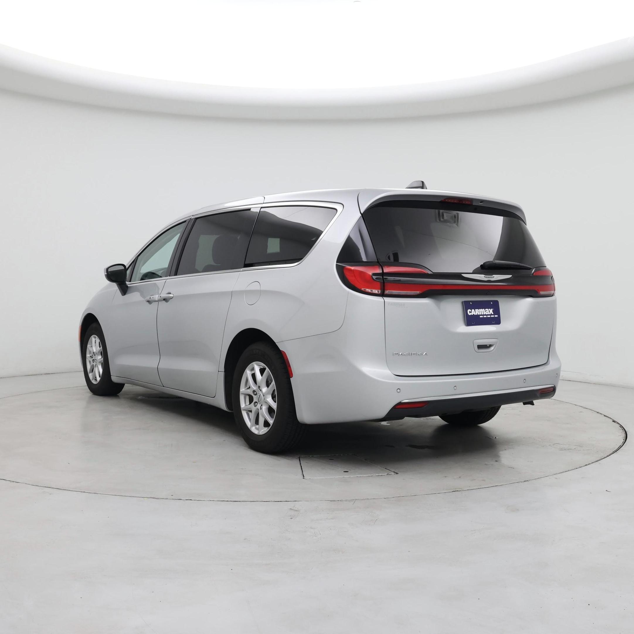 Thumbnail: 2023 Chrysler Pacifica - 2