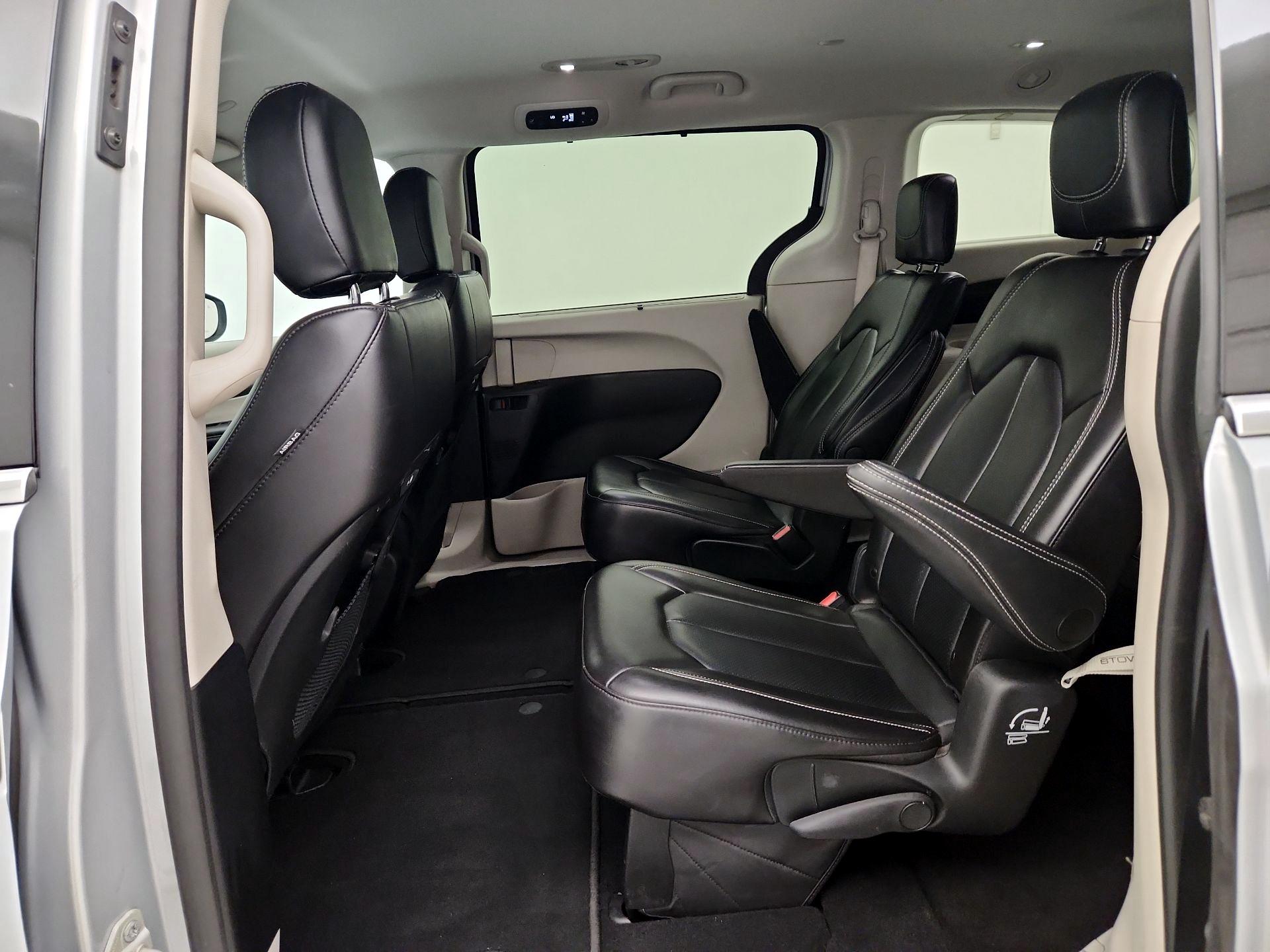 Thumbnail: 2023 Chrysler Pacifica - 19