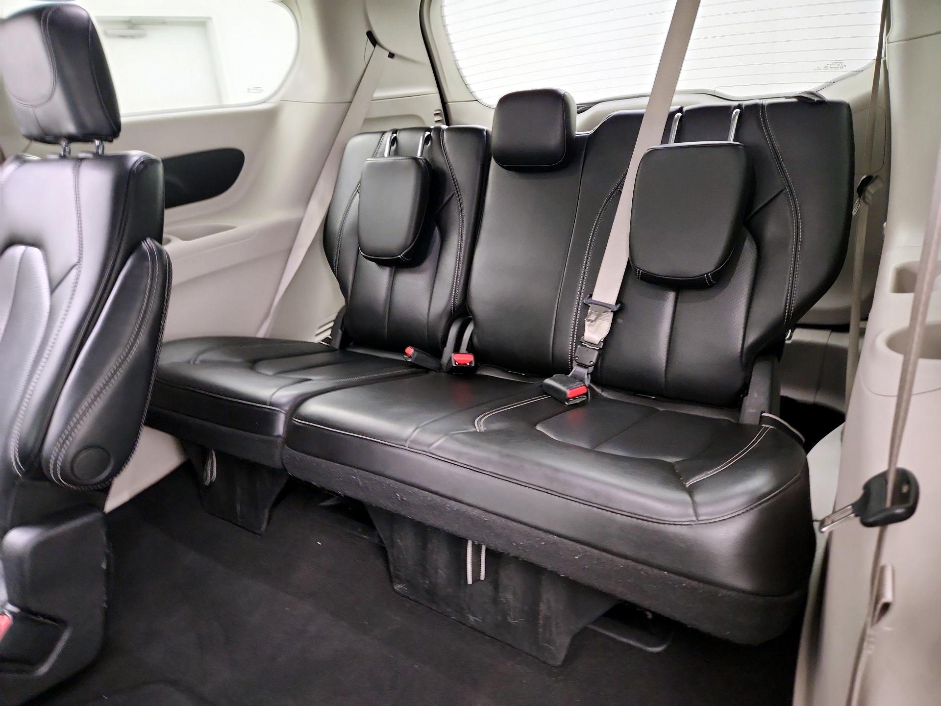 Thumbnail: 2023 Chrysler Pacifica - 20