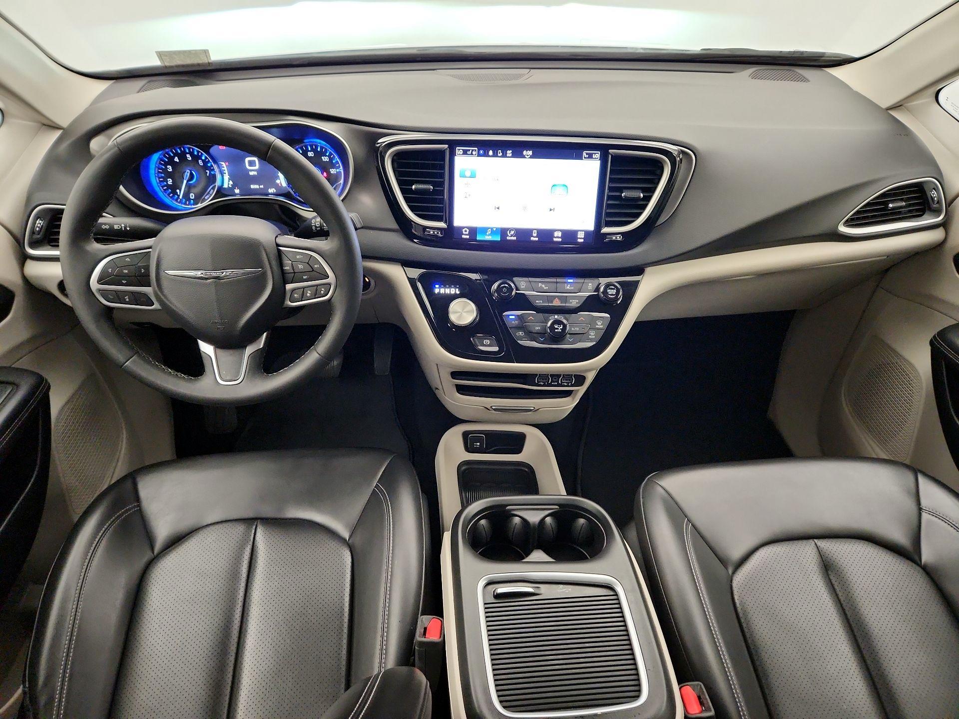 Thumbnail: 2023 Chrysler Pacifica - 9