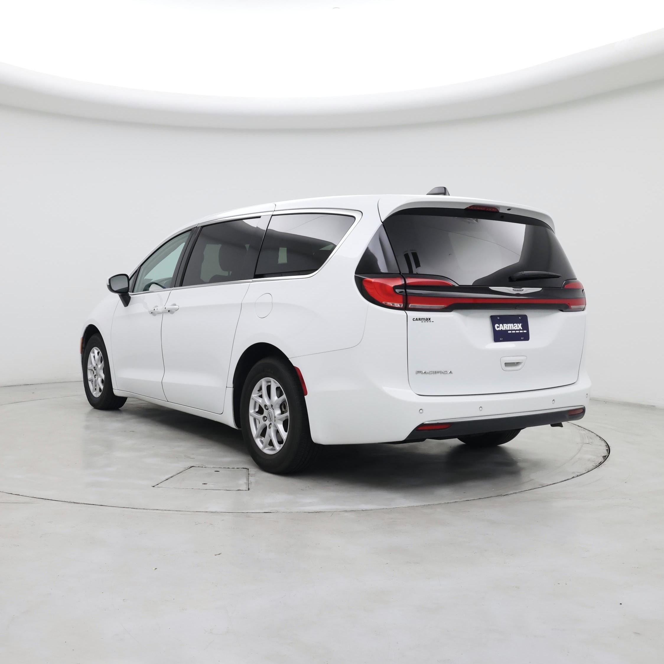 Thumbnail: 2023 Chrysler Pacifica - 2