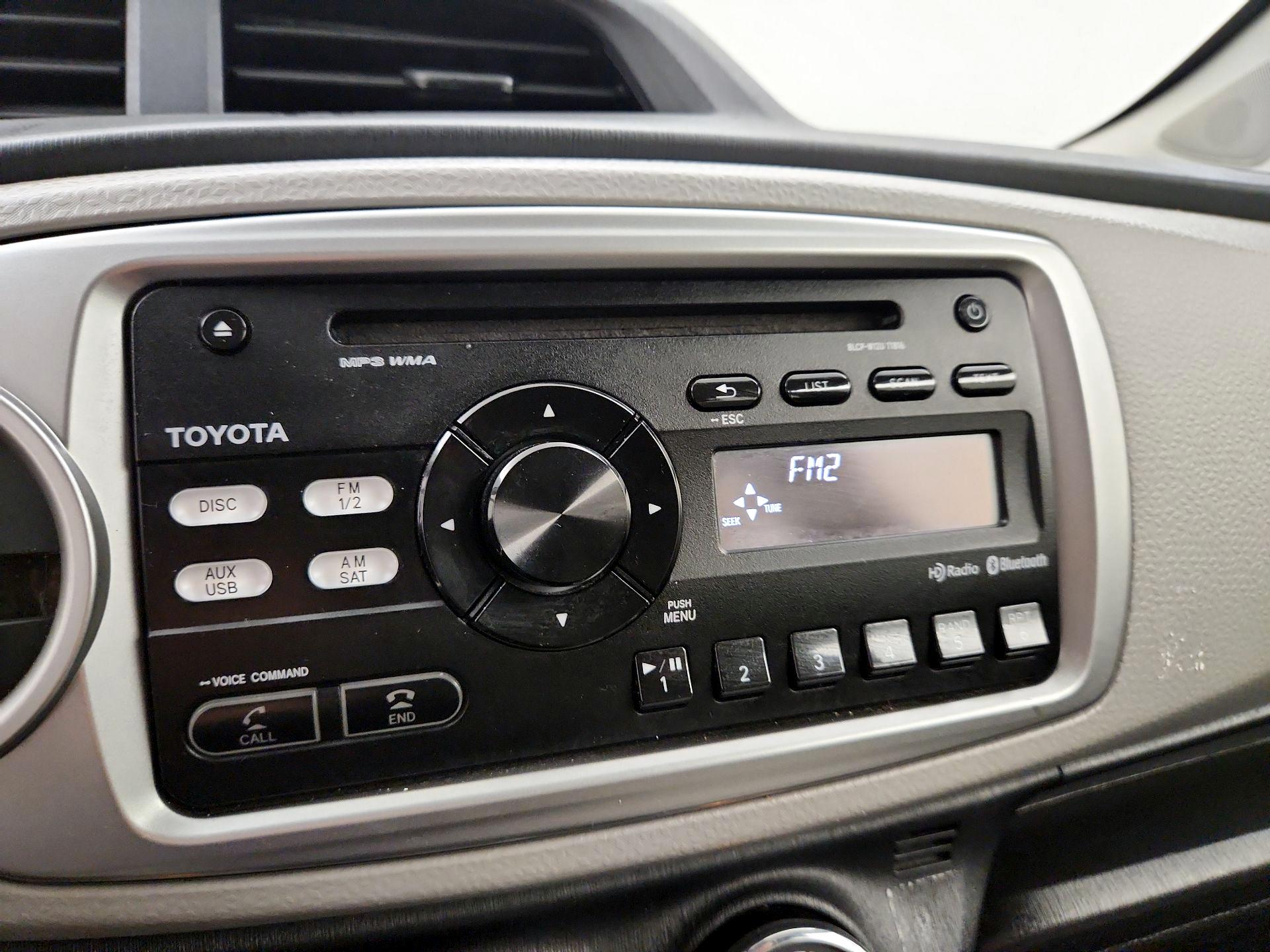 Thumbnail: 2013 Toyota Yaris - 13
