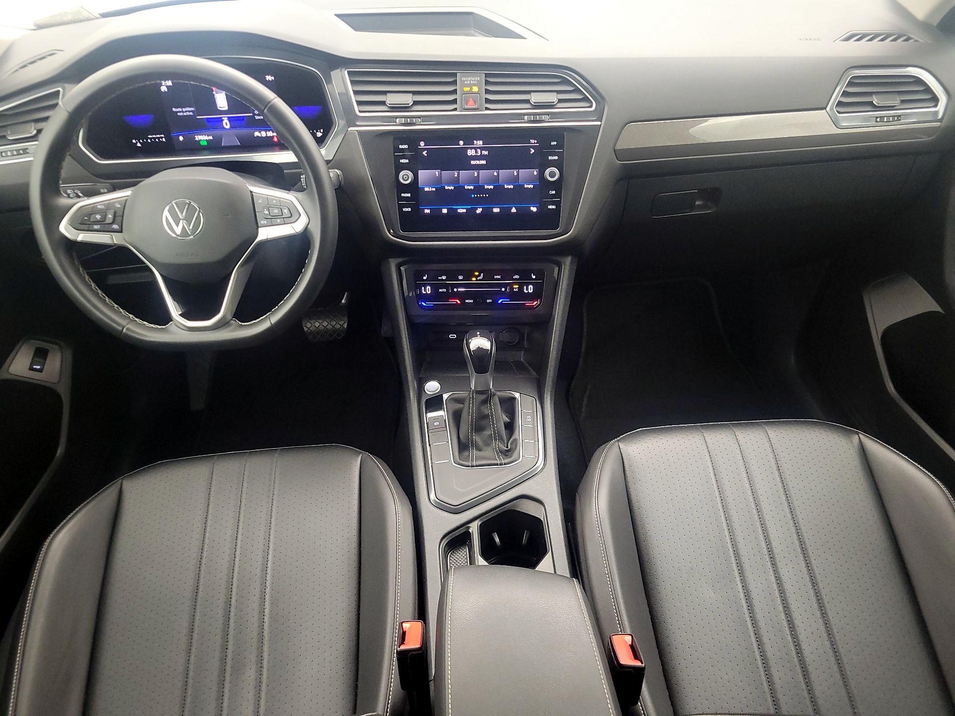 Thumbnail: 2022 Volkswagen Tiguan - 9
