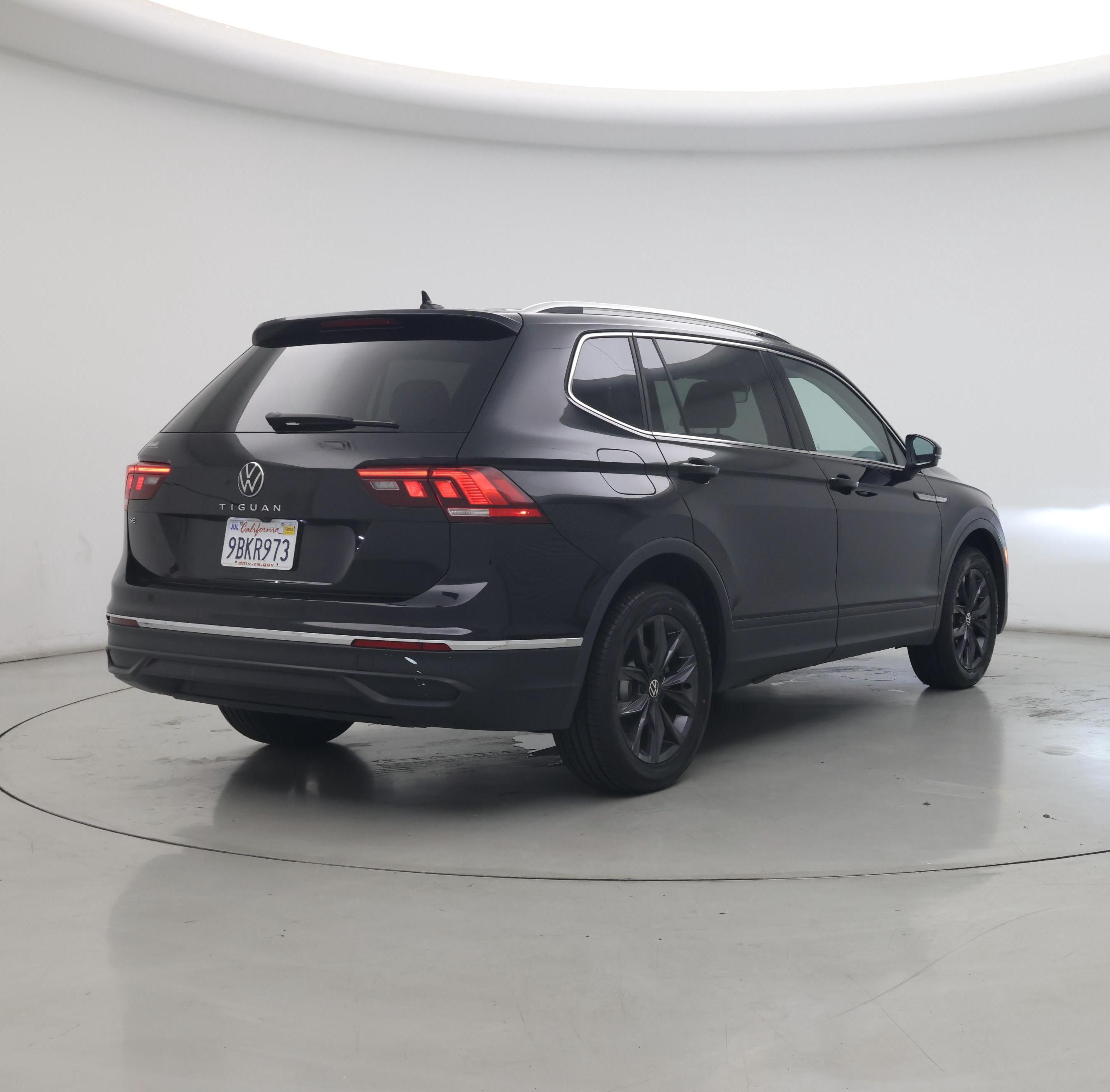 Thumbnail: 2022 Volkswagen Tiguan - 8