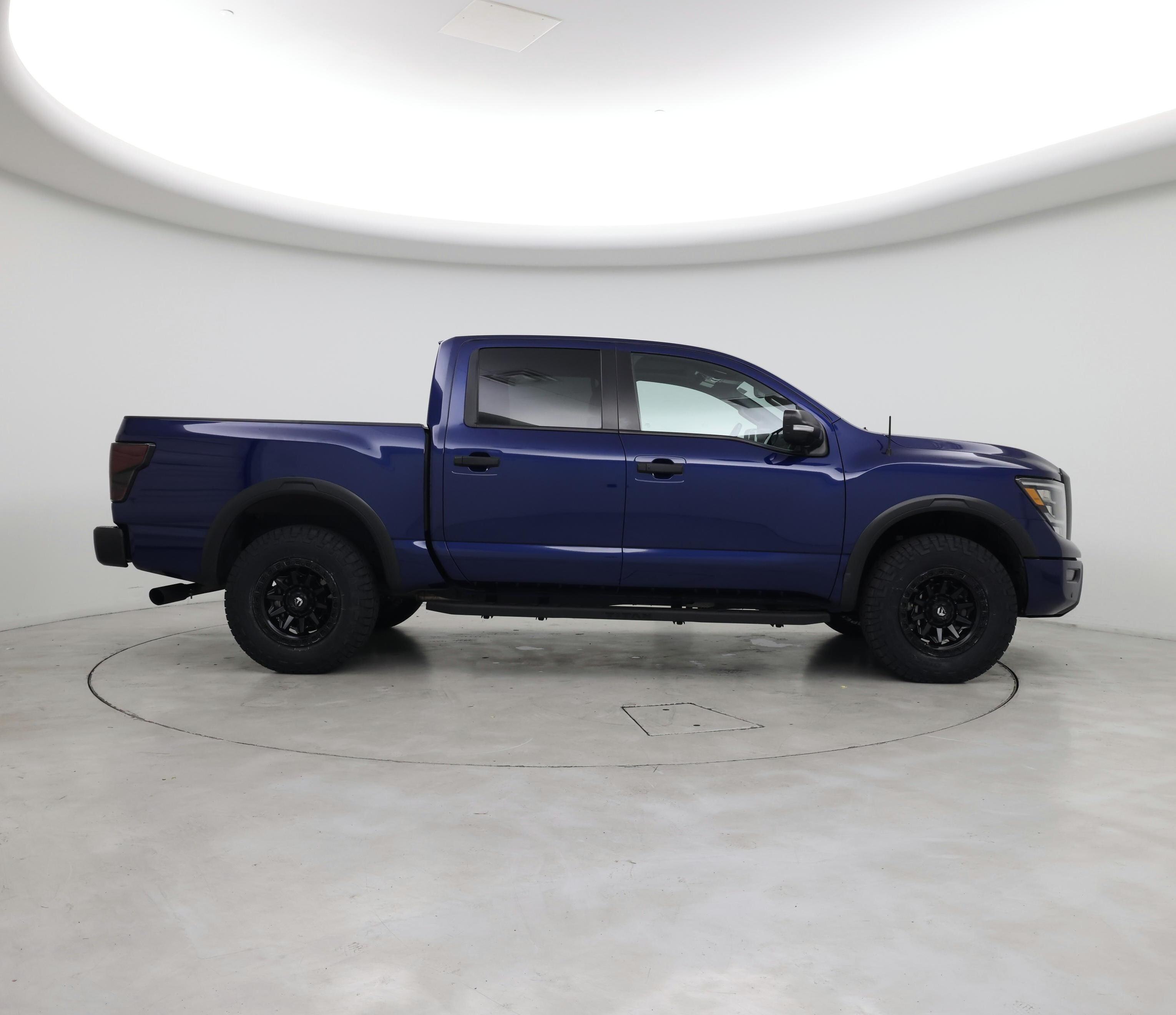 Thumbnail: 2021 Nissan Titan - 7