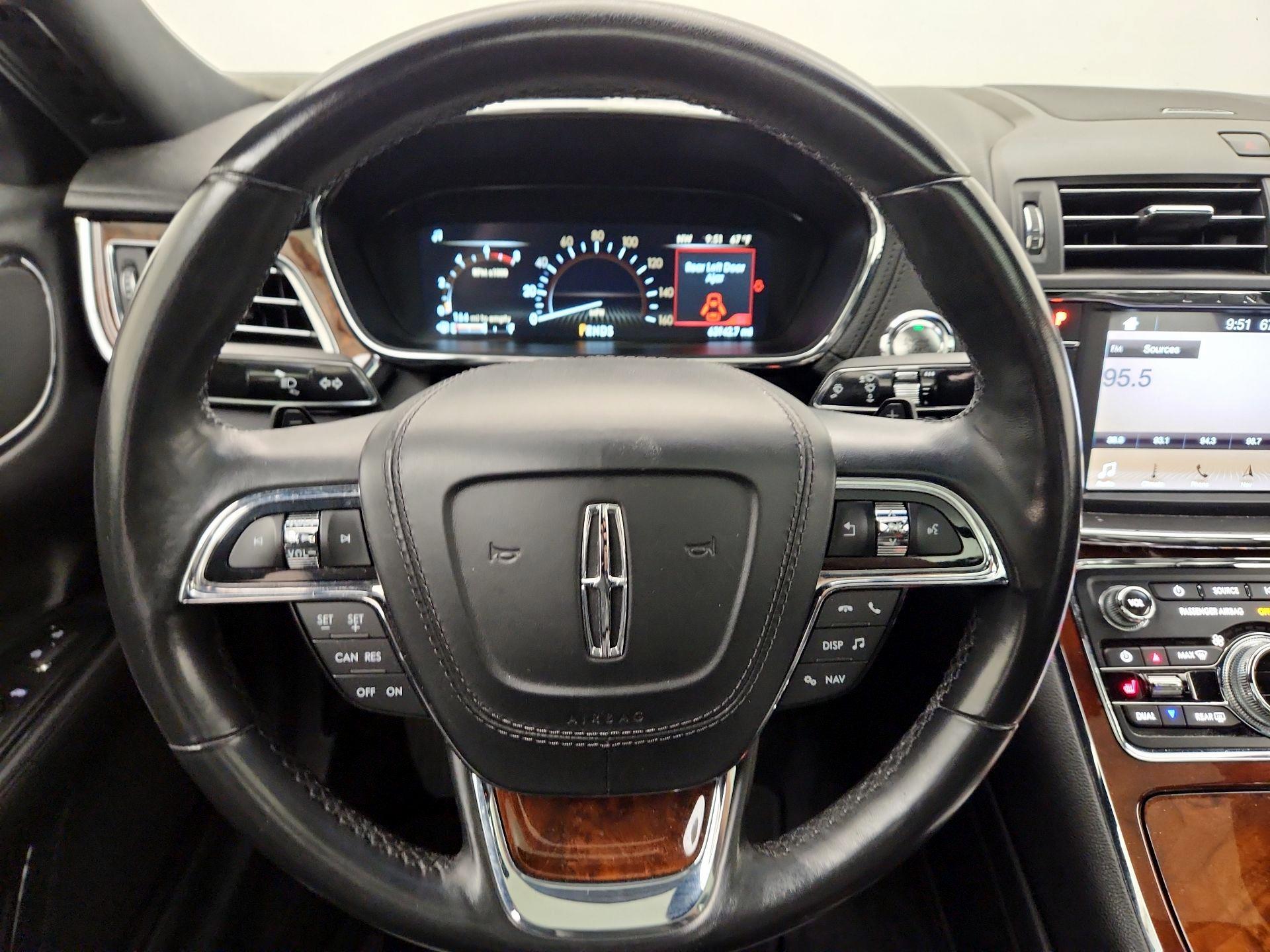 Thumbnail: 2017 Lincoln Continental - 10
