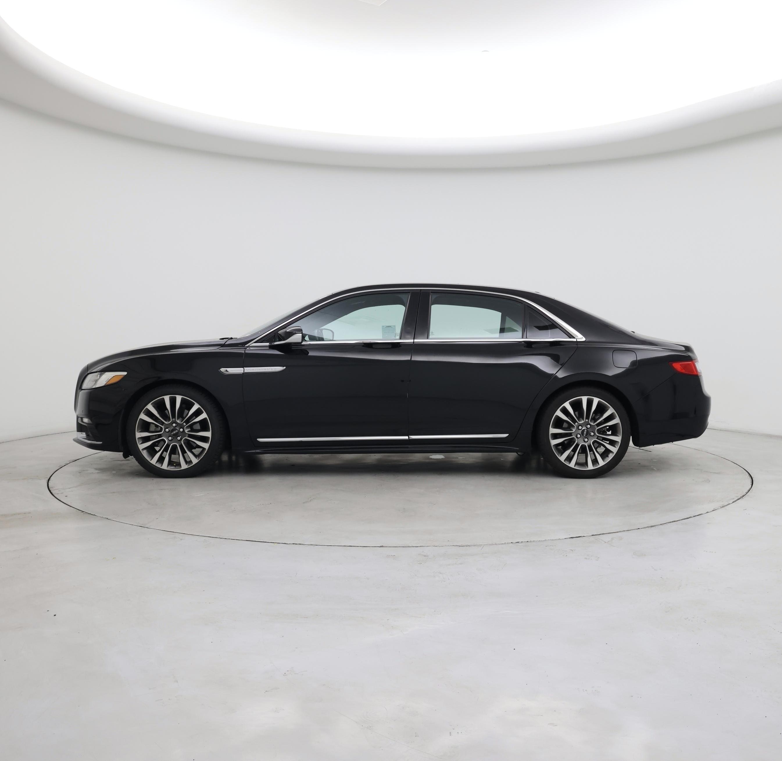 Thumbnail: 2017 Lincoln Continental - 3