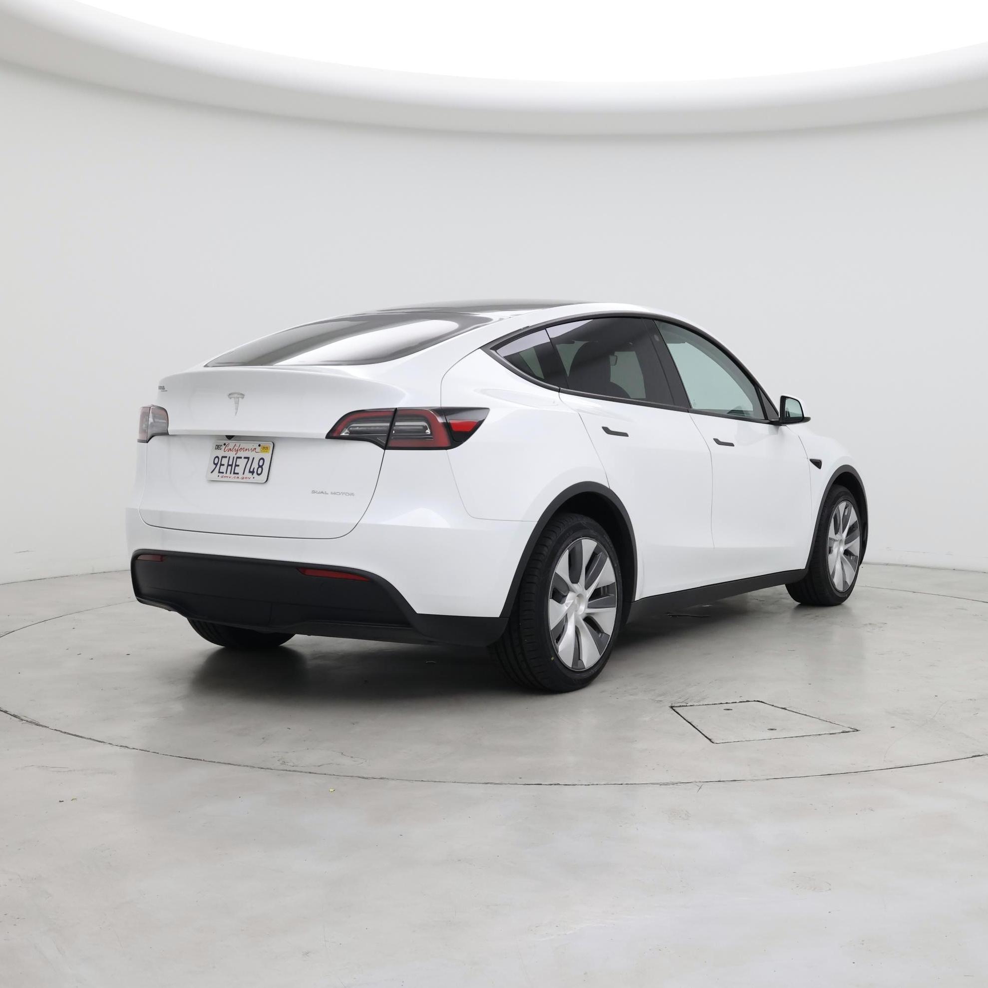 Thumbnail: 2023 Tesla Model Y - 8