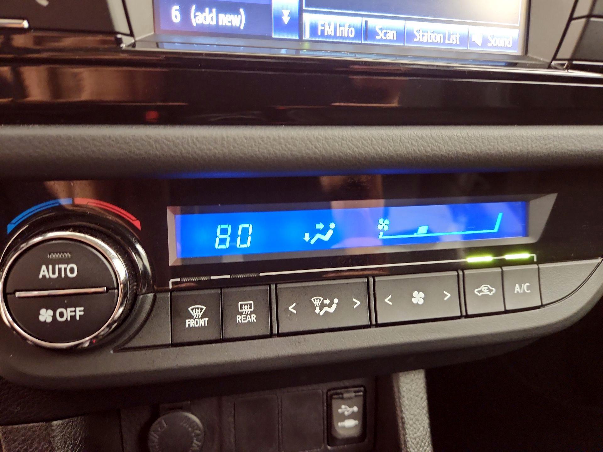 Thumbnail: 2016 Toyota Corolla - 16