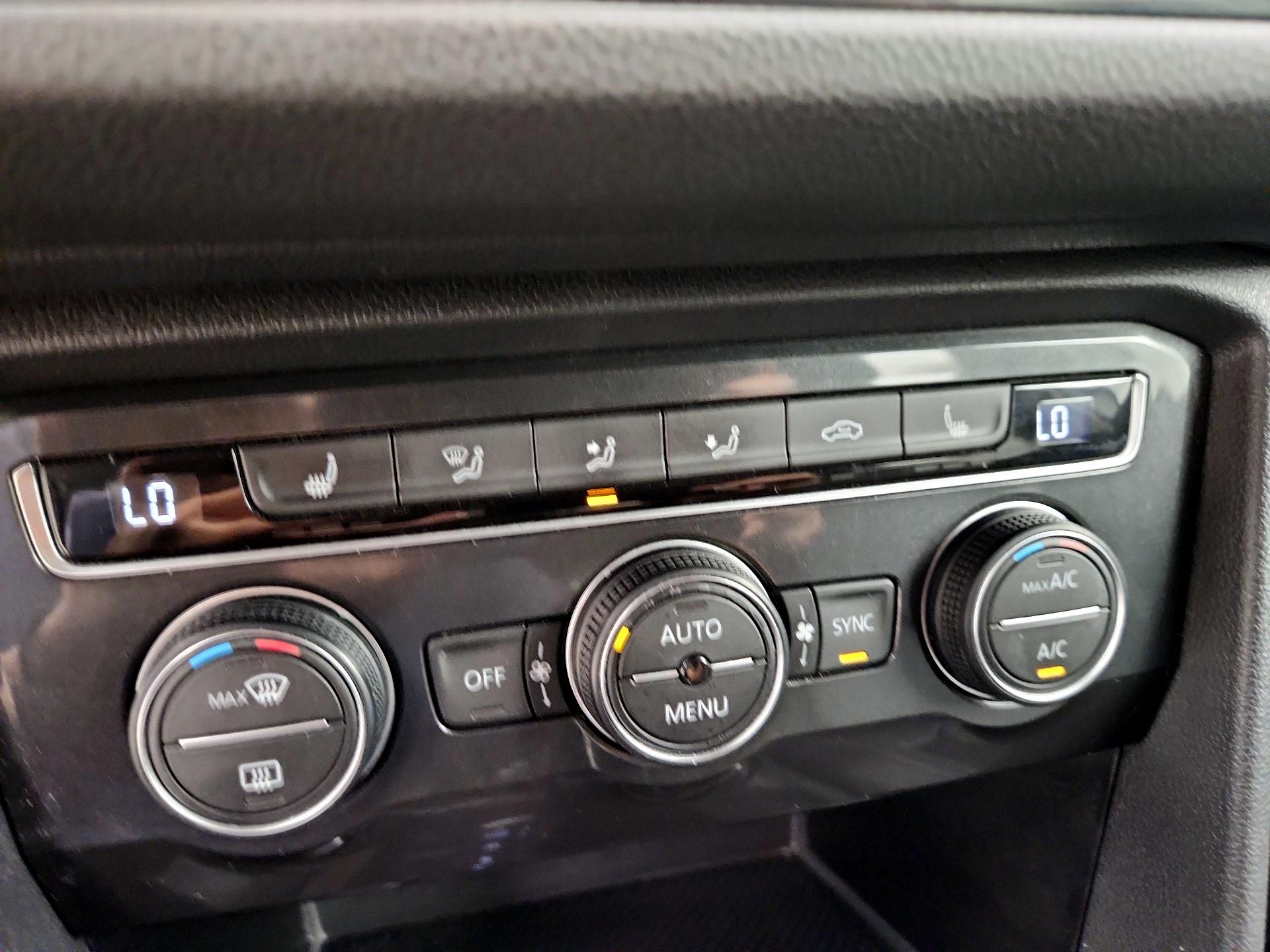 Thumbnail: 2019 Volkswagen Tiguan - 16
