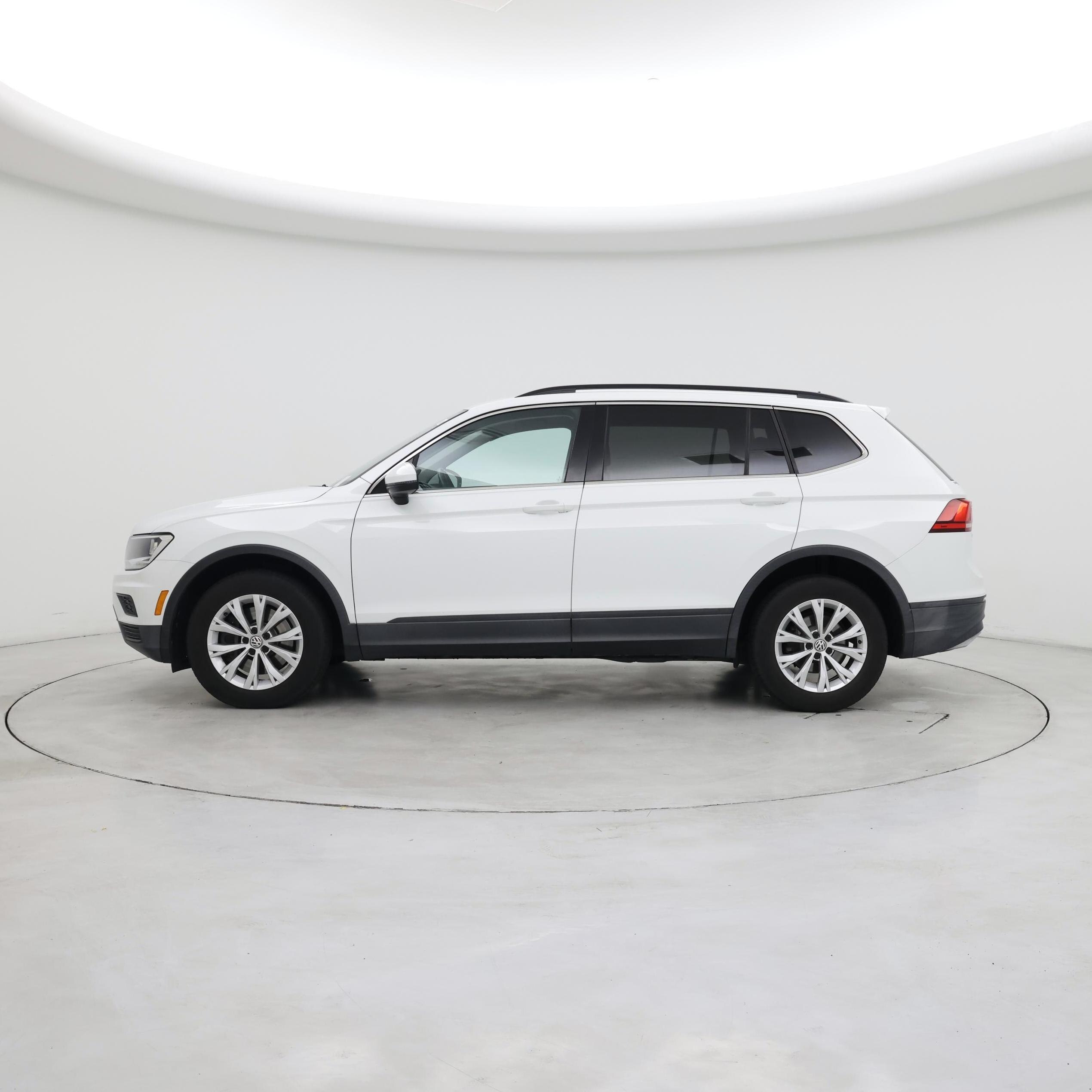 Thumbnail: 2019 Volkswagen Tiguan - 3