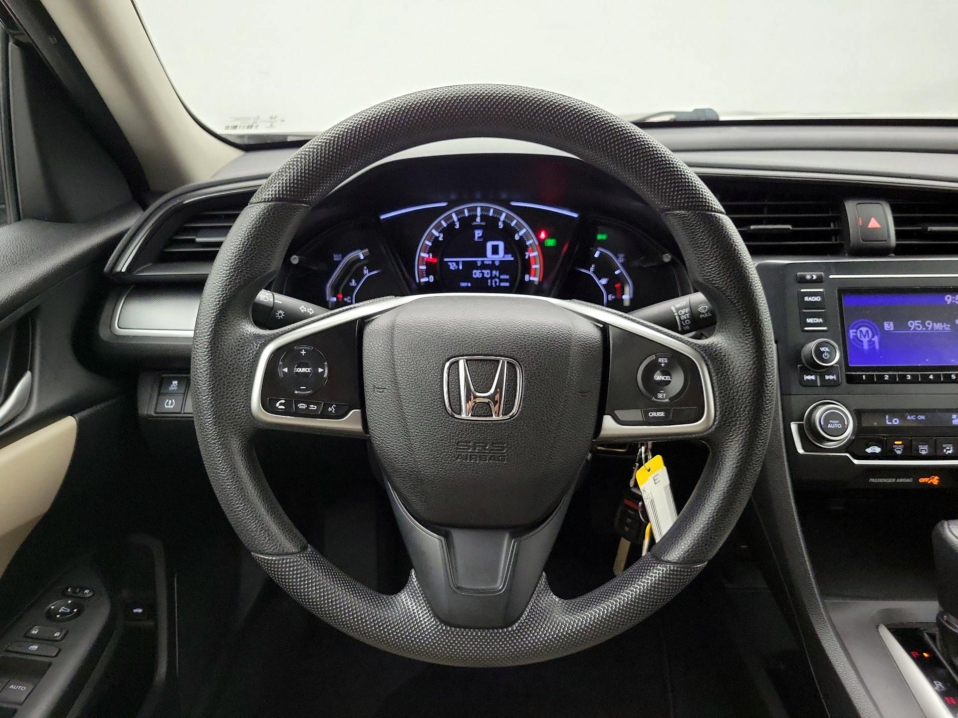 Thumbnail: 2017 Honda Civic - 10