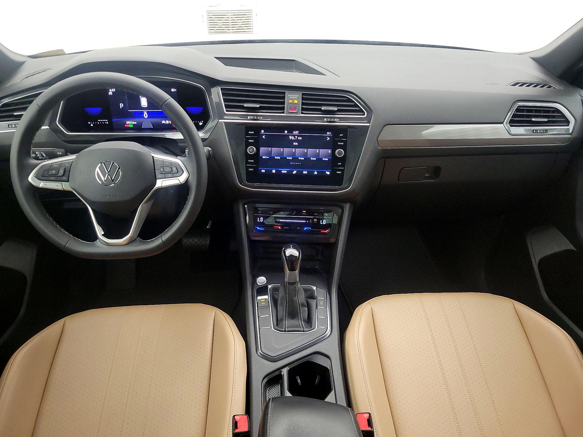 Thumbnail: 2022 Volkswagen Tiguan - 9