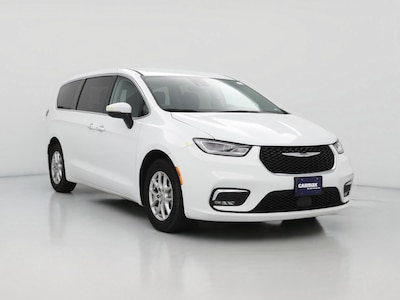 White 2023 Chrysler Pacifica Touring L