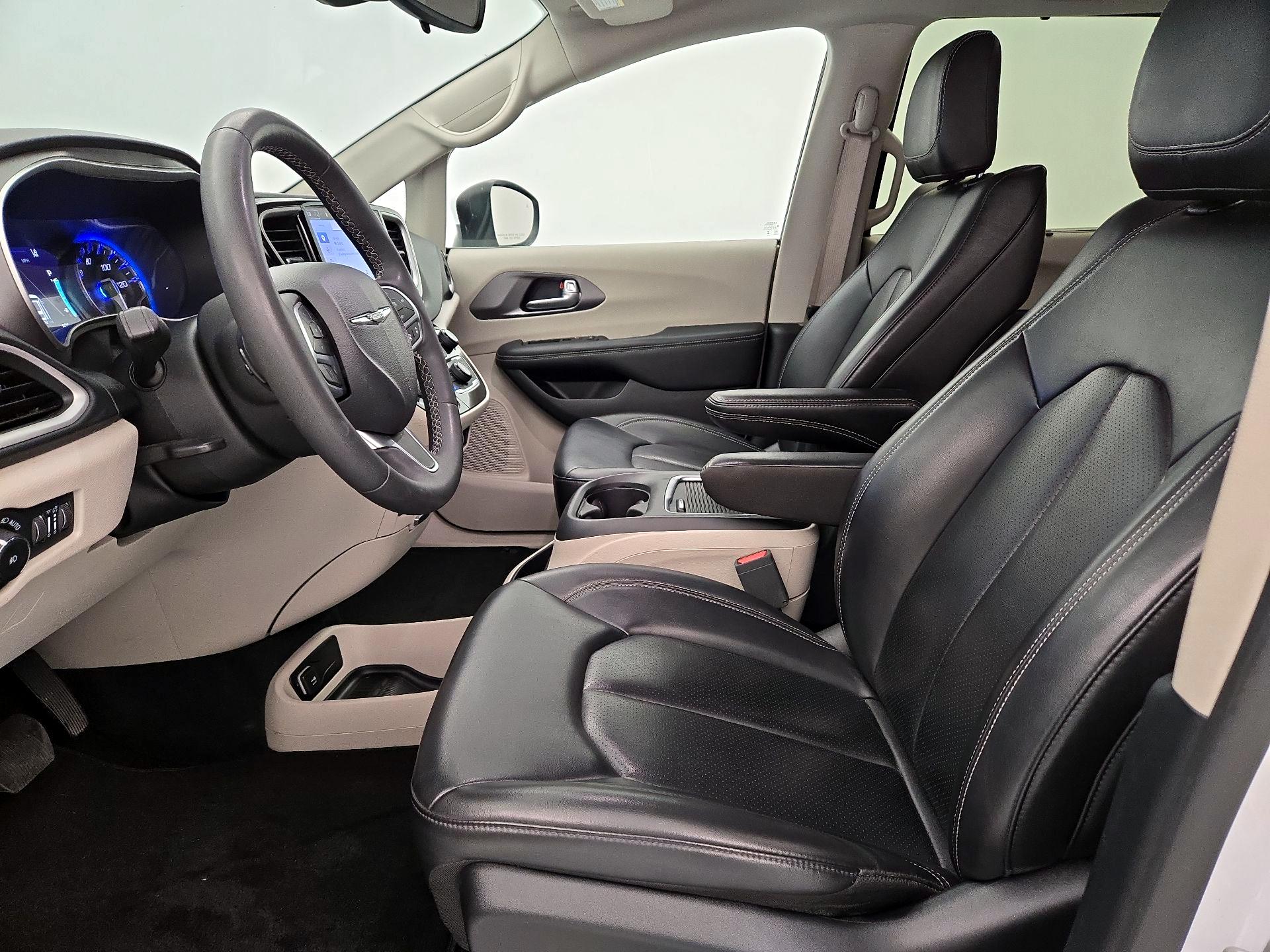 Thumbnail: 2023 Chrysler Pacifica - 11