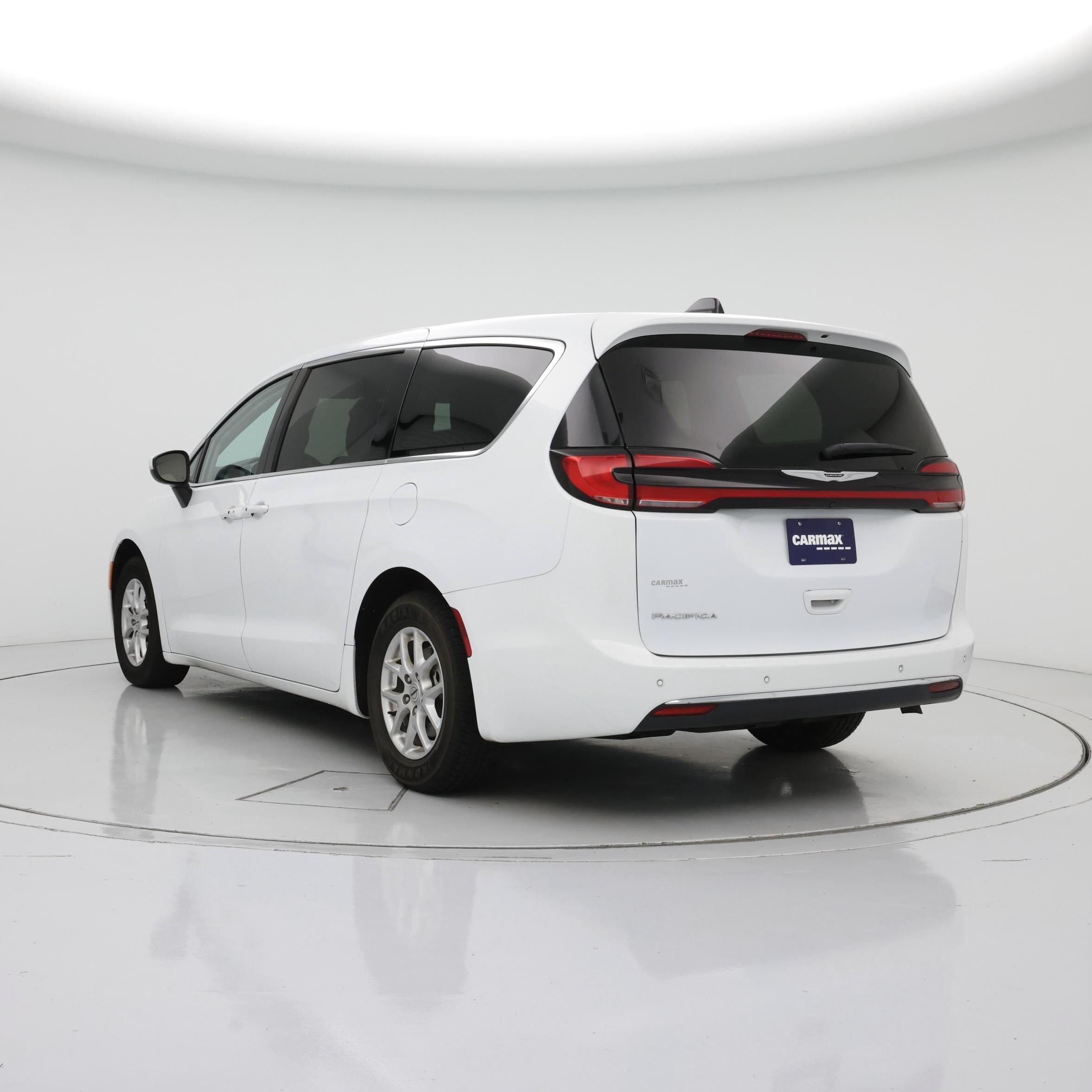 Thumbnail: 2023 Chrysler Pacifica - 2