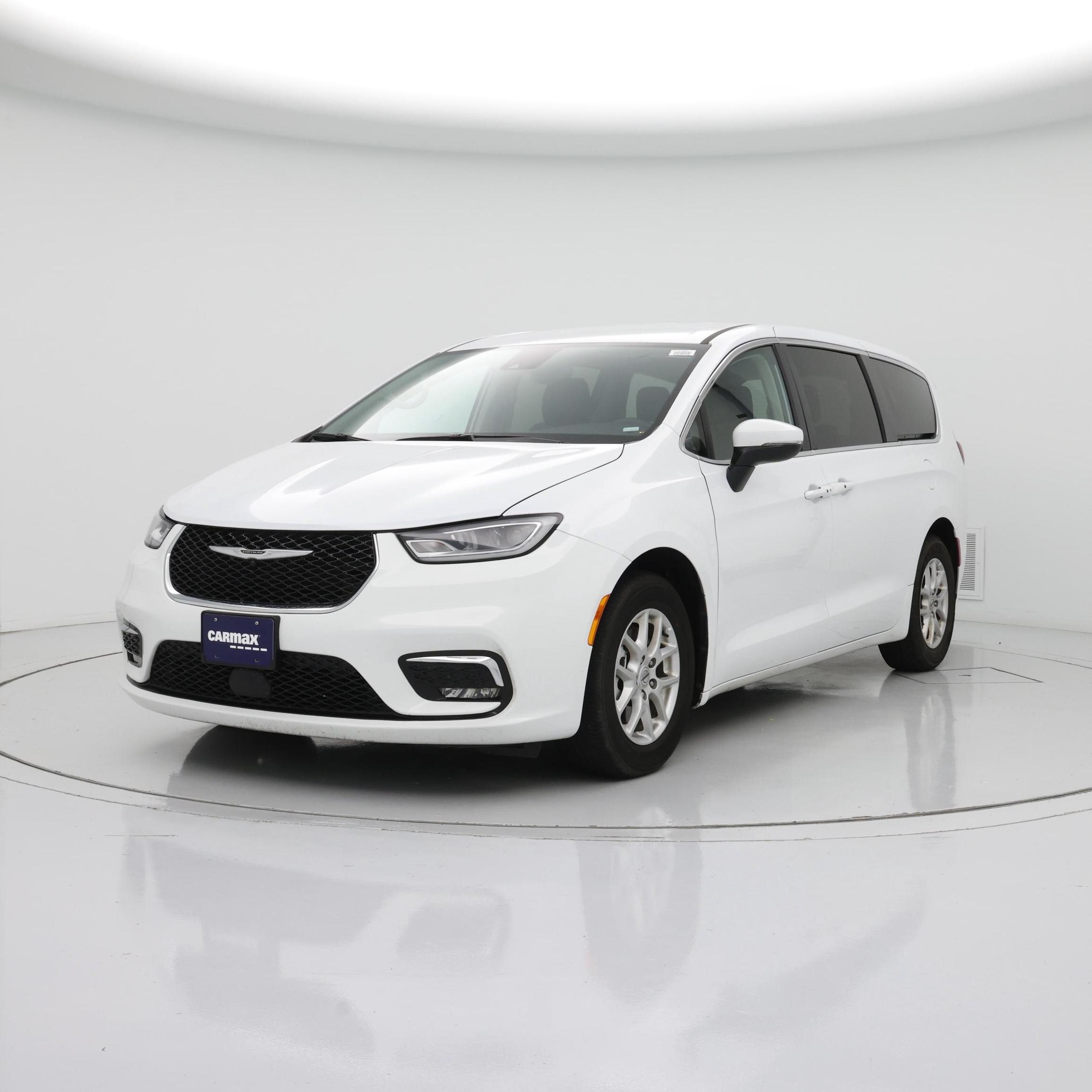Thumbnail: 2023 Chrysler Pacifica - 4