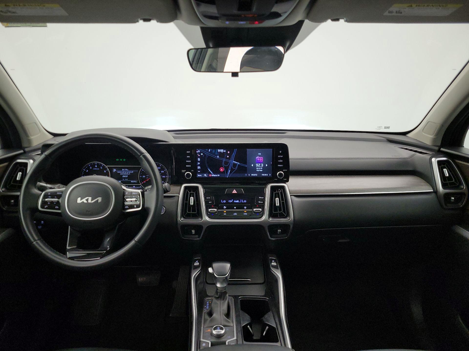 Thumbnail: 2022 Kia Sorento - 9