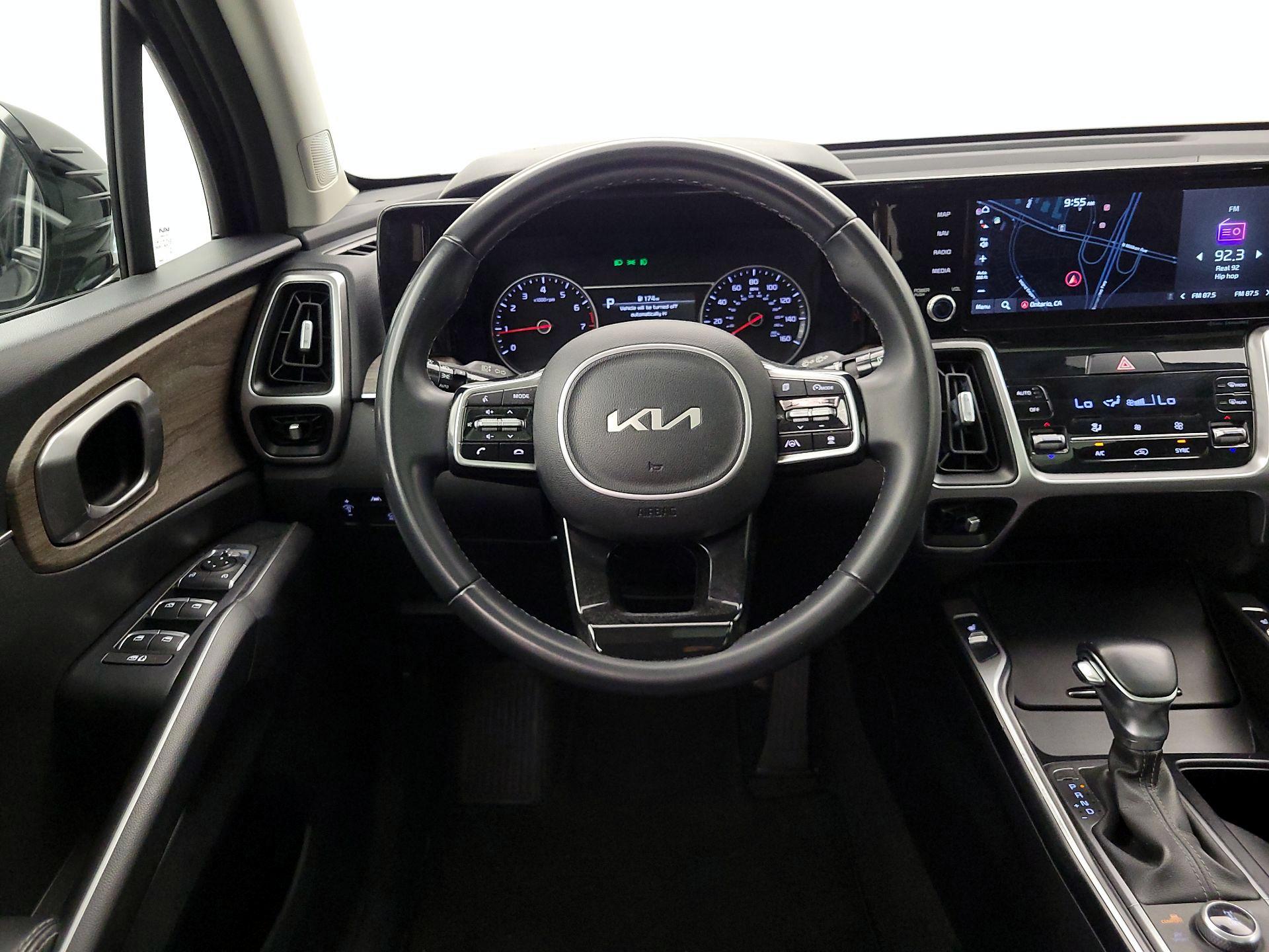 Thumbnail: 2022 Kia Sorento - 10