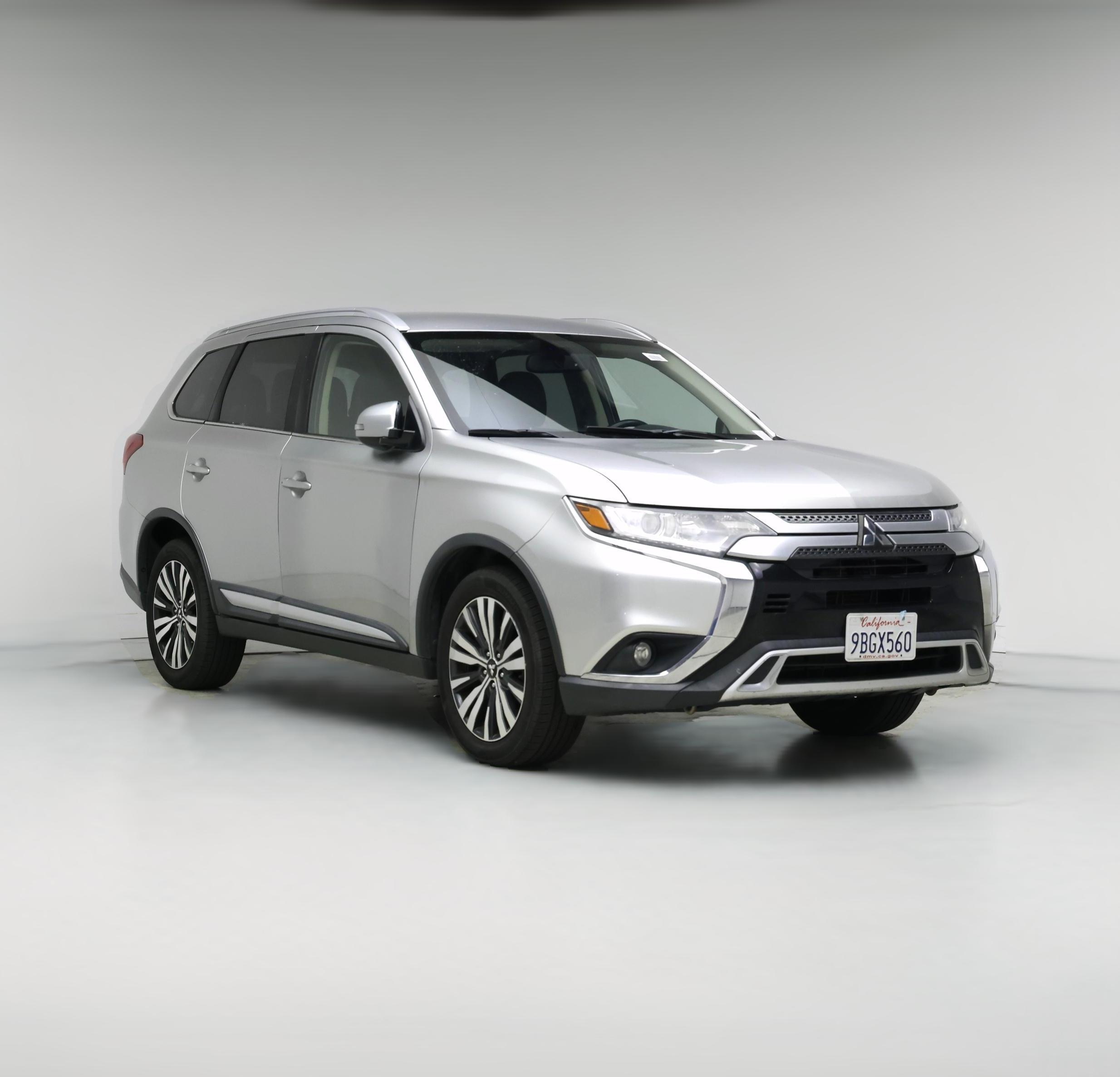 Thumbnail: 2019 Mitsubishi Outlander - 1