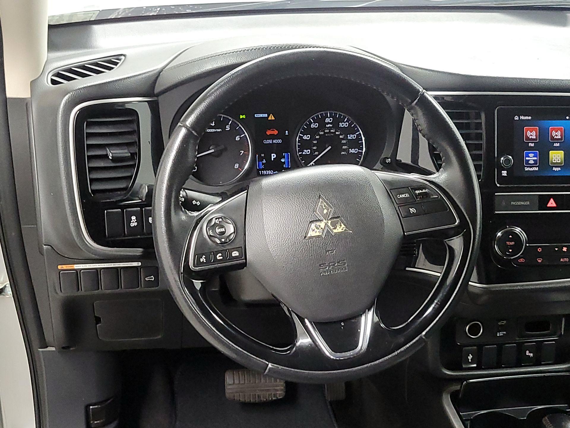 Thumbnail: 2019 Mitsubishi Outlander - 10