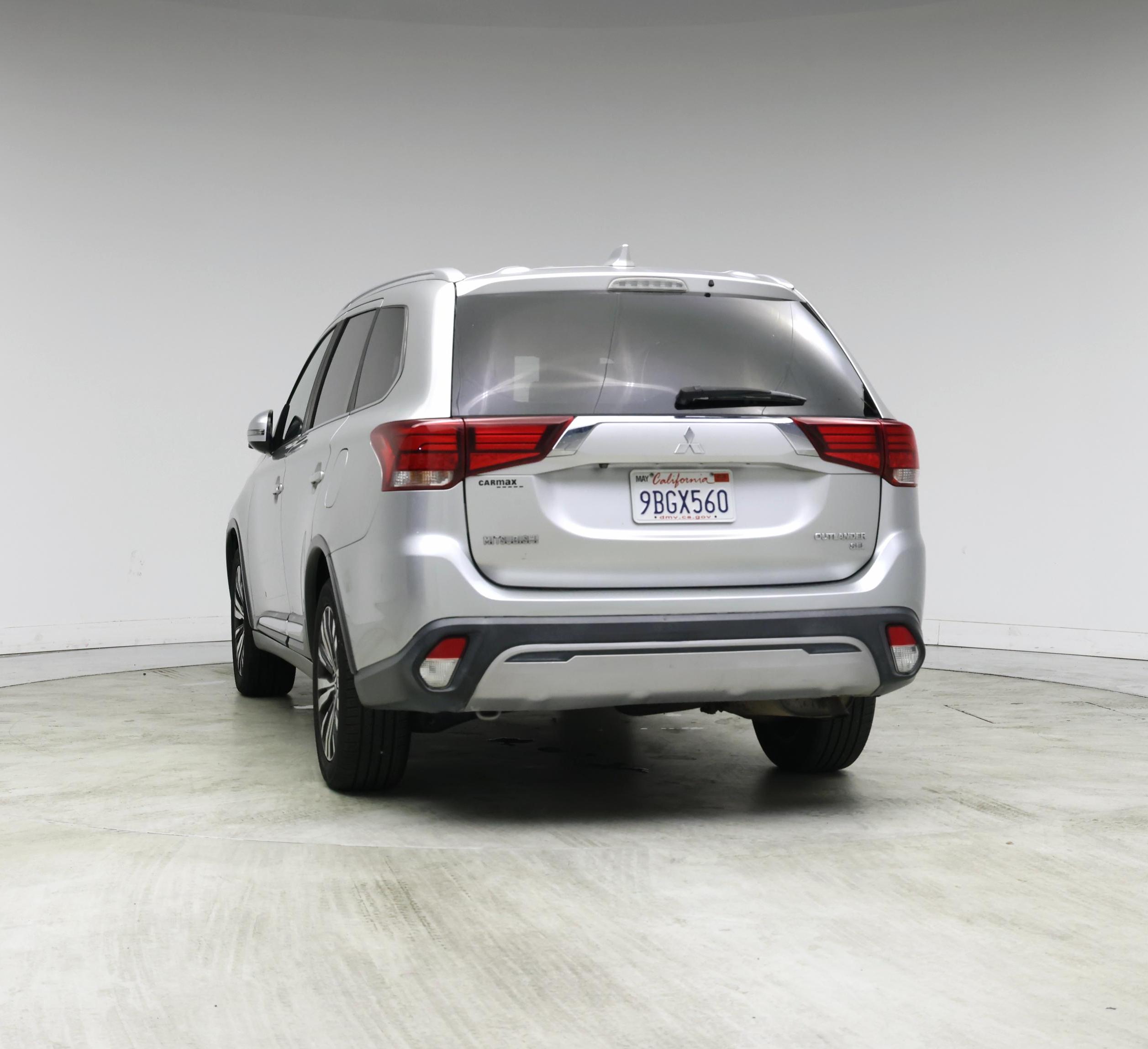 Thumbnail: 2019 Mitsubishi Outlander - 6