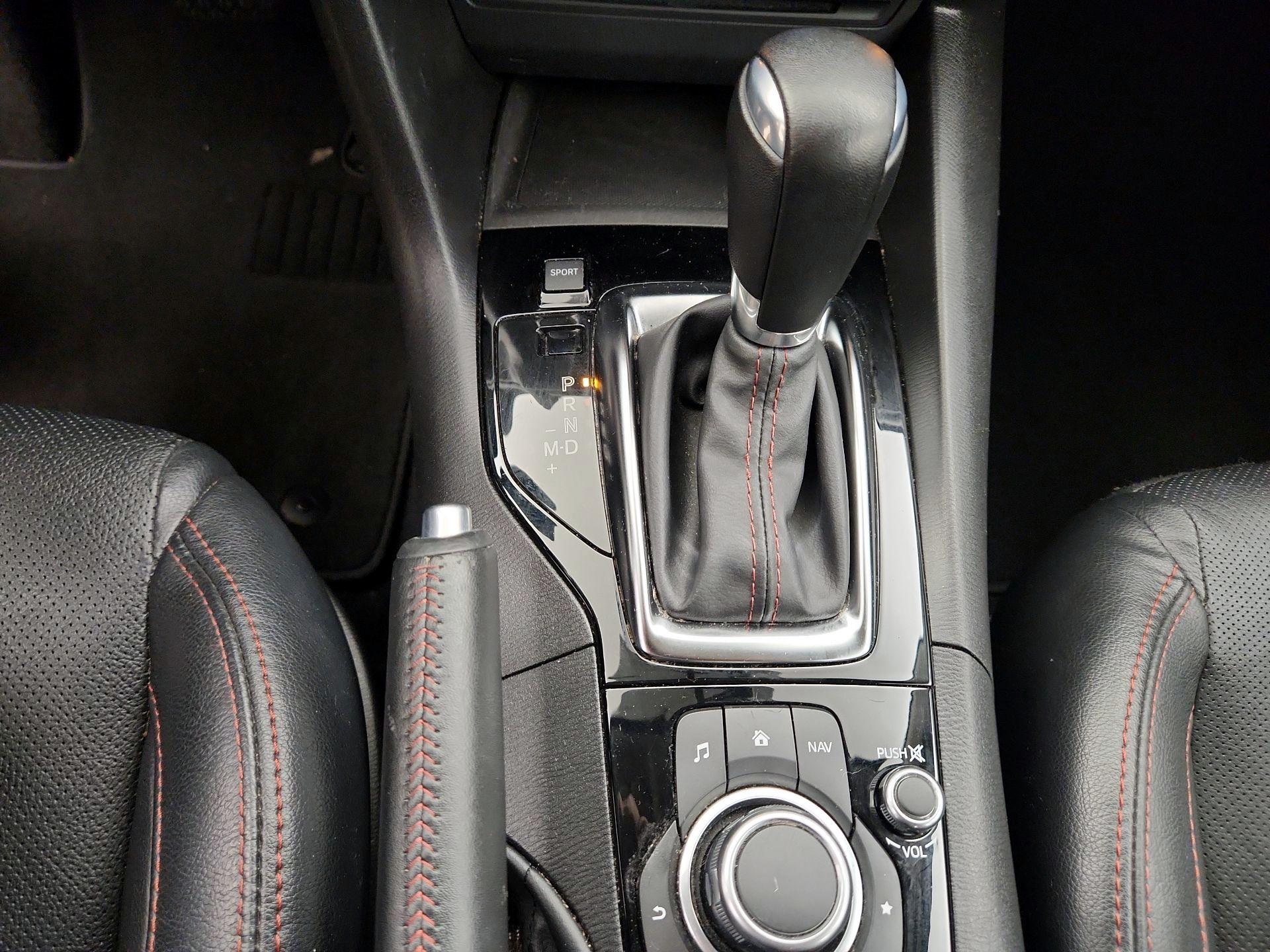 Thumbnail: 2016 Mazda Mazda3 - 17