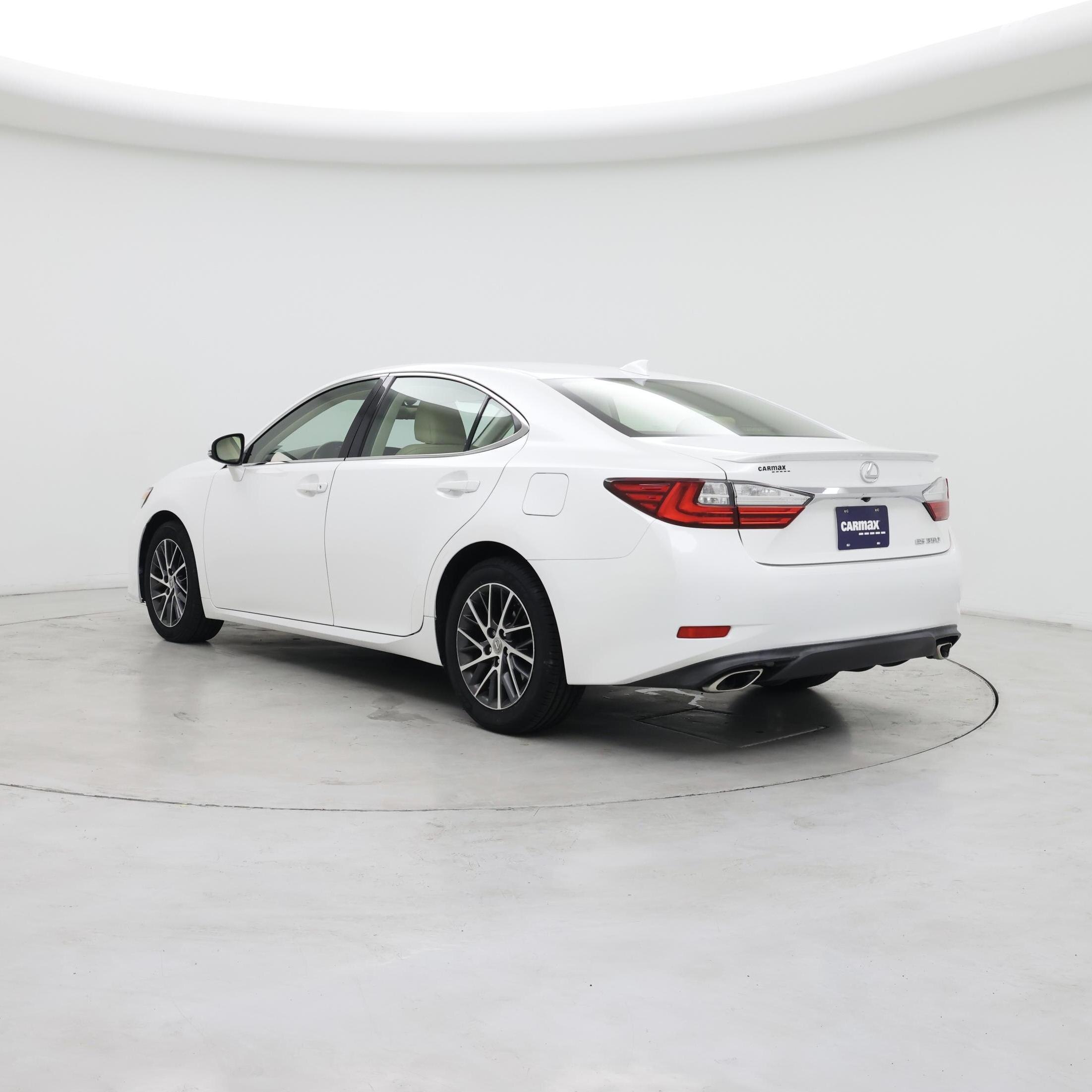 Thumbnail: 2016 Lexus ES - 2