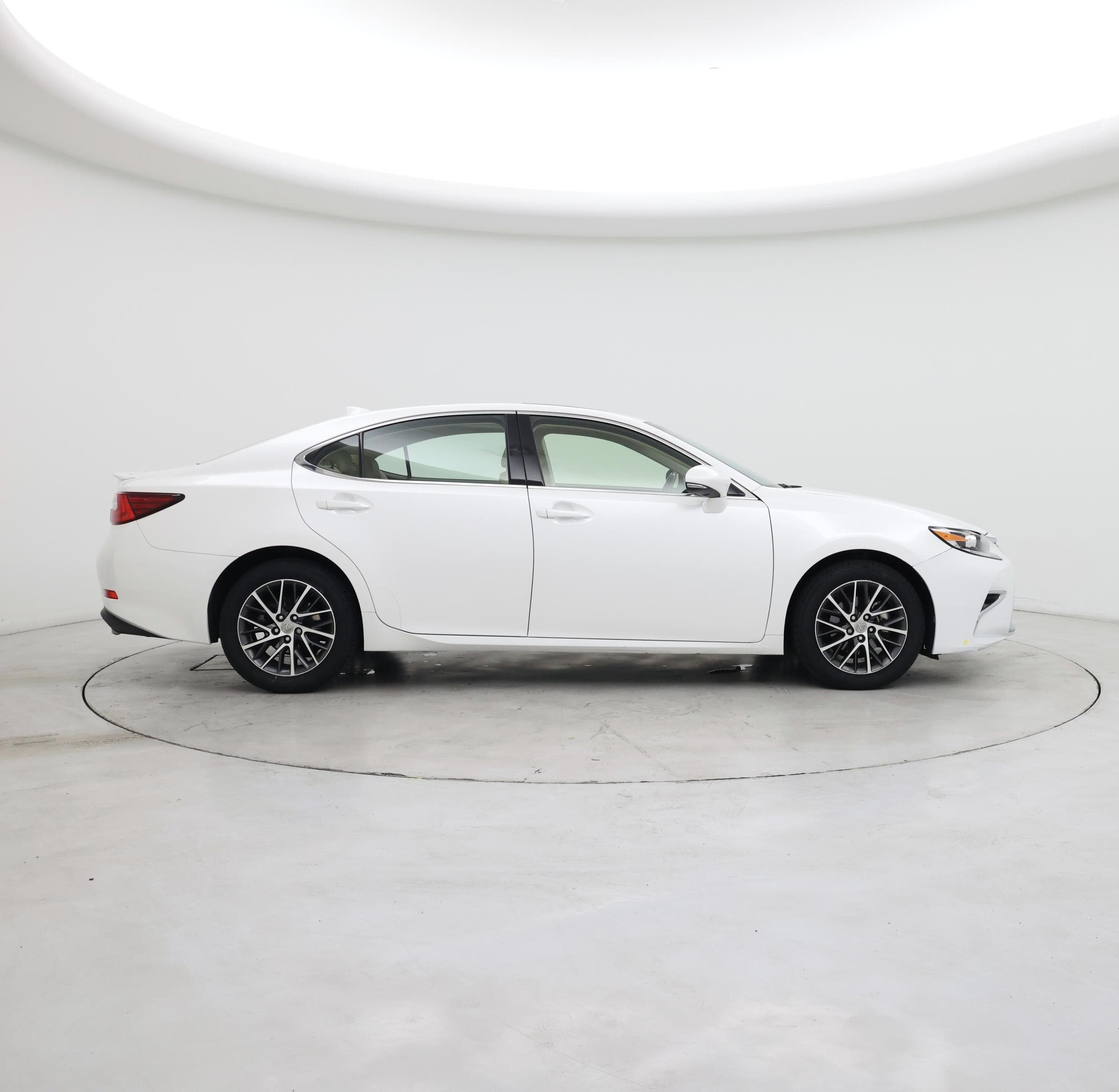 Thumbnail: 2016 Lexus ES - 7