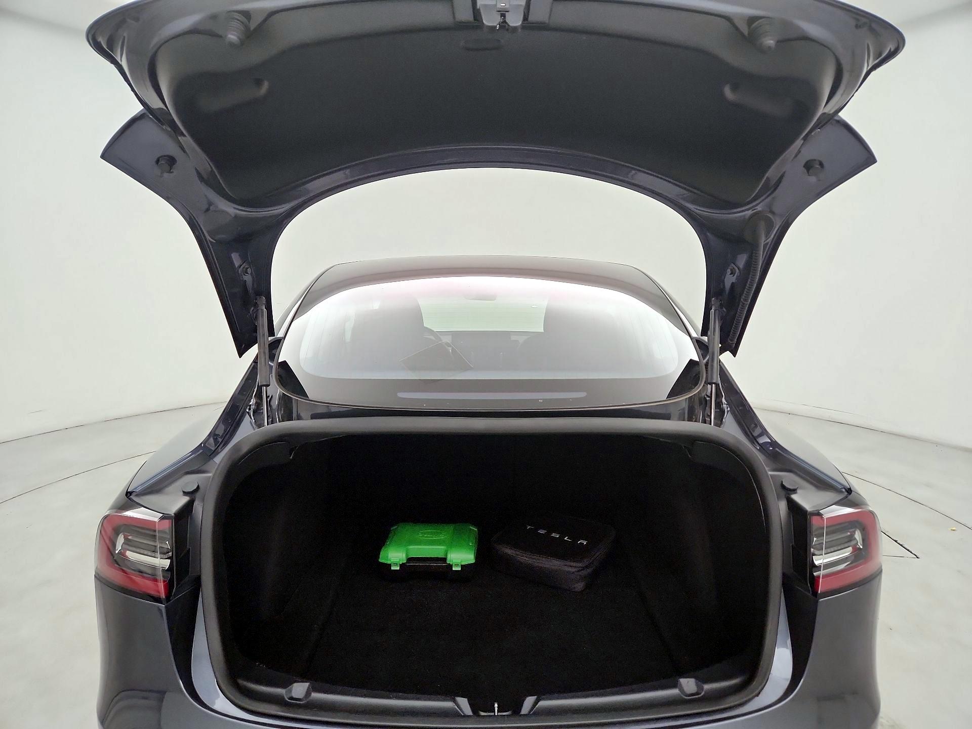 Thumbnail: 2018 Tesla Model 3 - 19