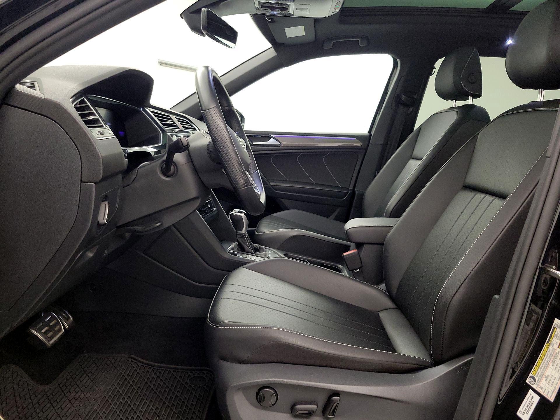 Thumbnail: 2022 Volkswagen Tiguan - 11