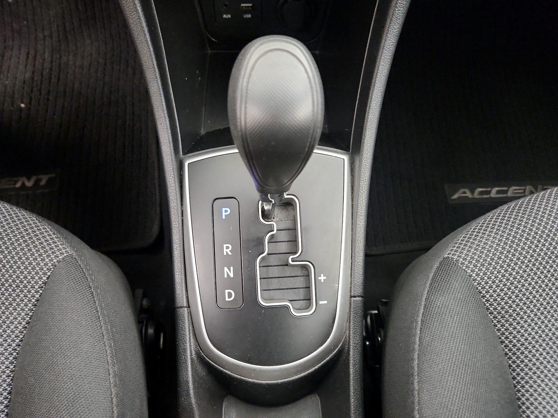 Thumbnail: 2014 Hyundai Accent - 16