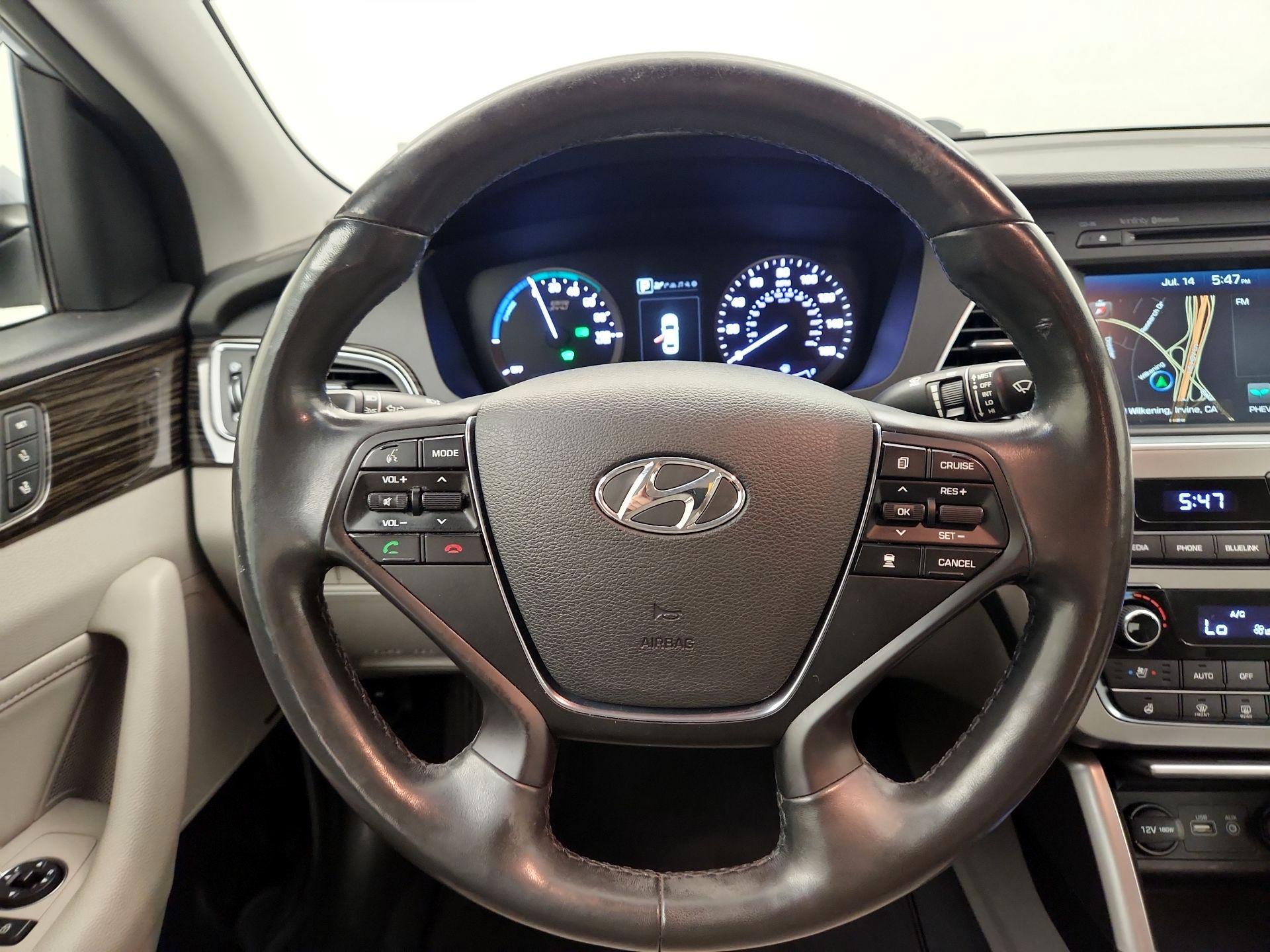 Thumbnail: 2016 Hyundai Sonata - 10