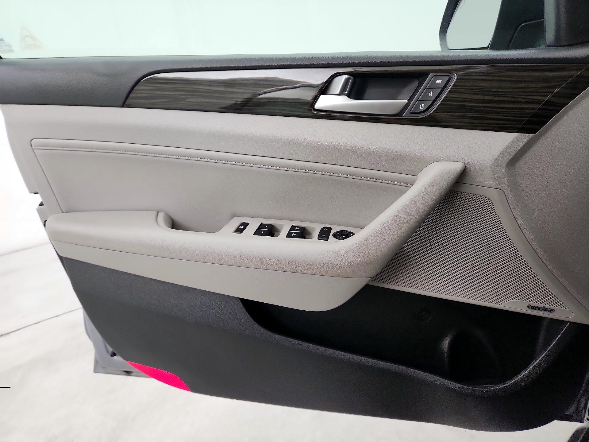 Thumbnail: 2016 Hyundai Sonata - 12