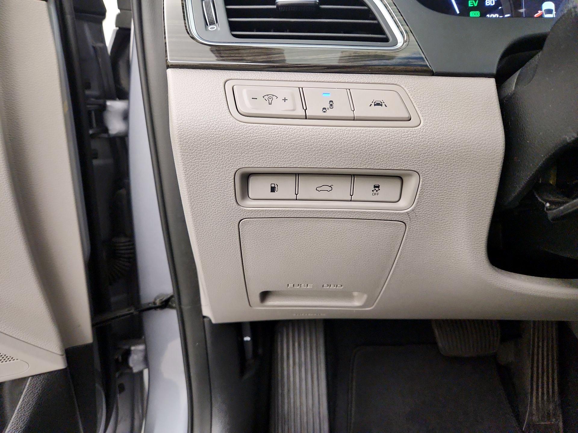 Thumbnail: 2016 Hyundai Sonata - 13