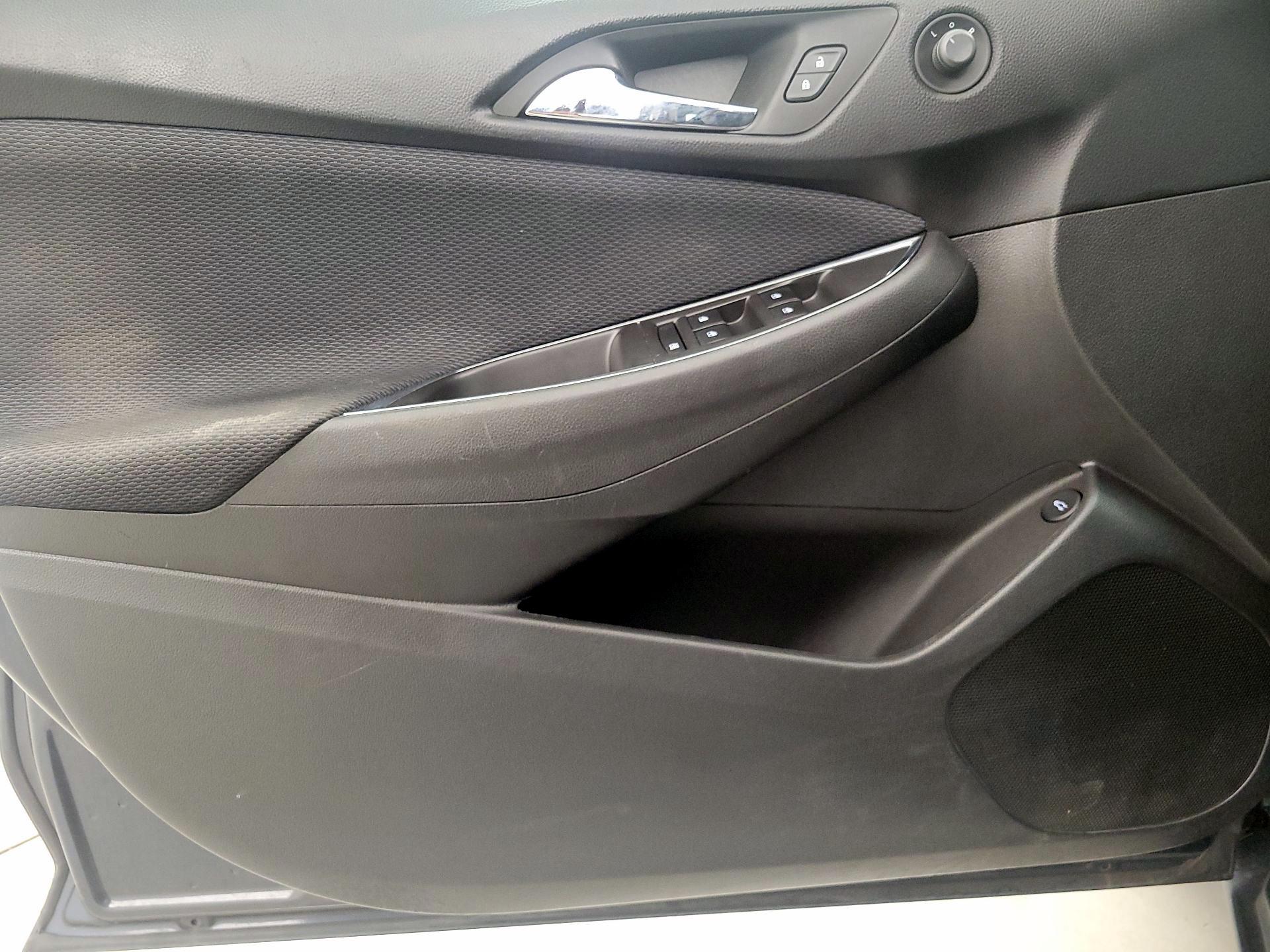 Thumbnail: 2016 Chevrolet Cruze - 12