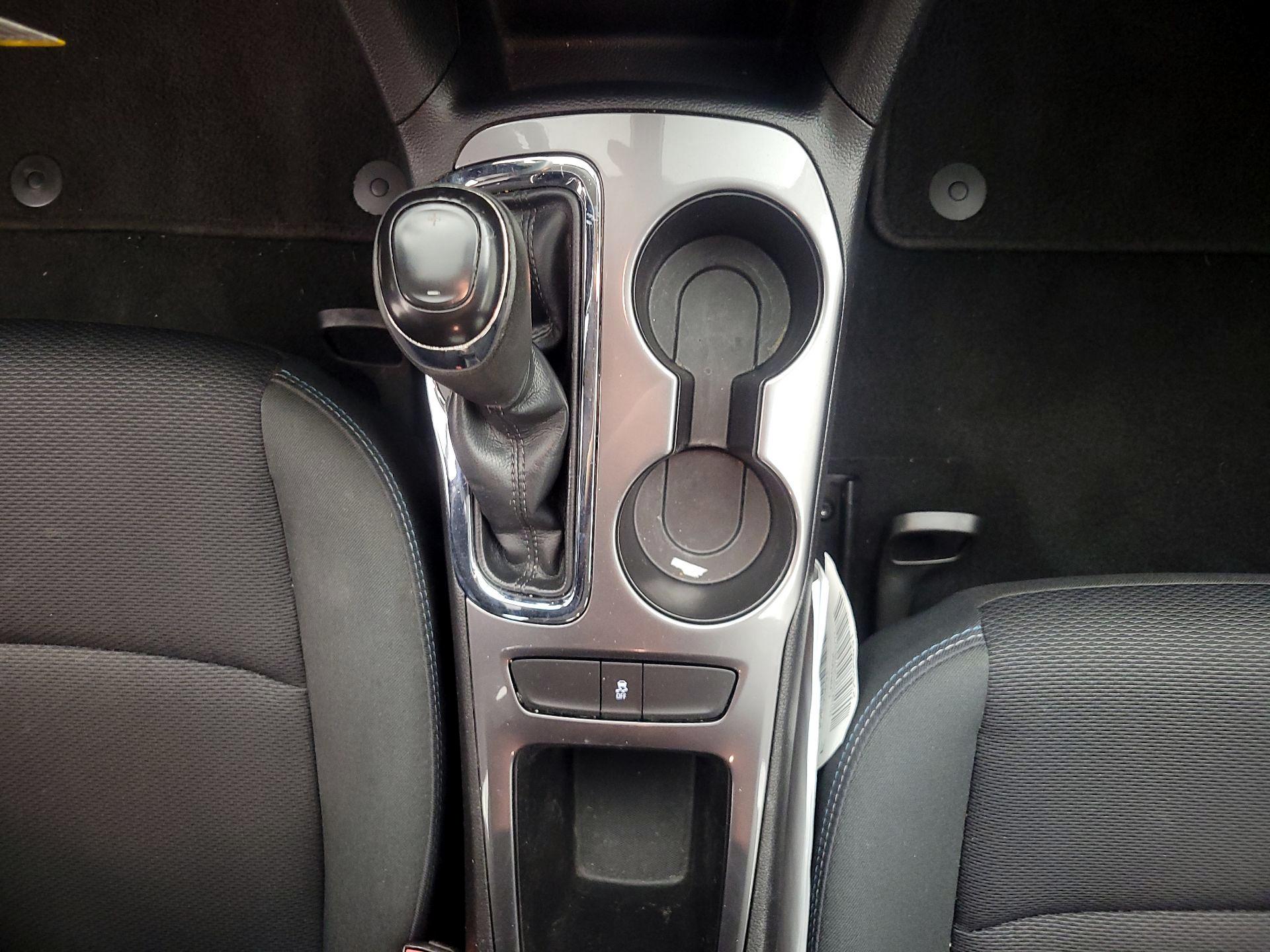 Thumbnail: 2016 Chevrolet Cruze - 17